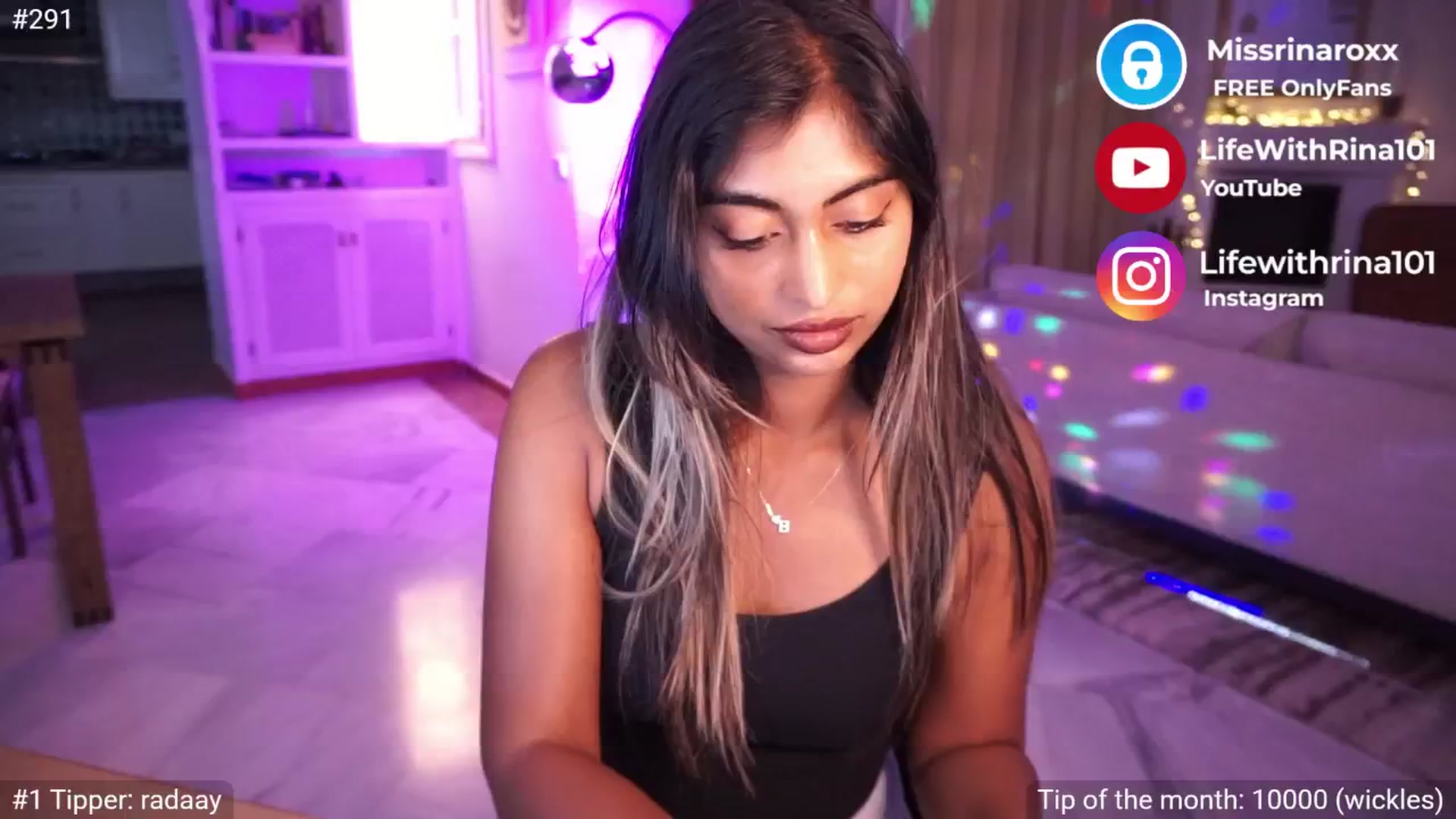Gallery image thumbnail from Missrinaroxx's myfreecams stream on, 05/11/2025, 19:35 image 5 of 20