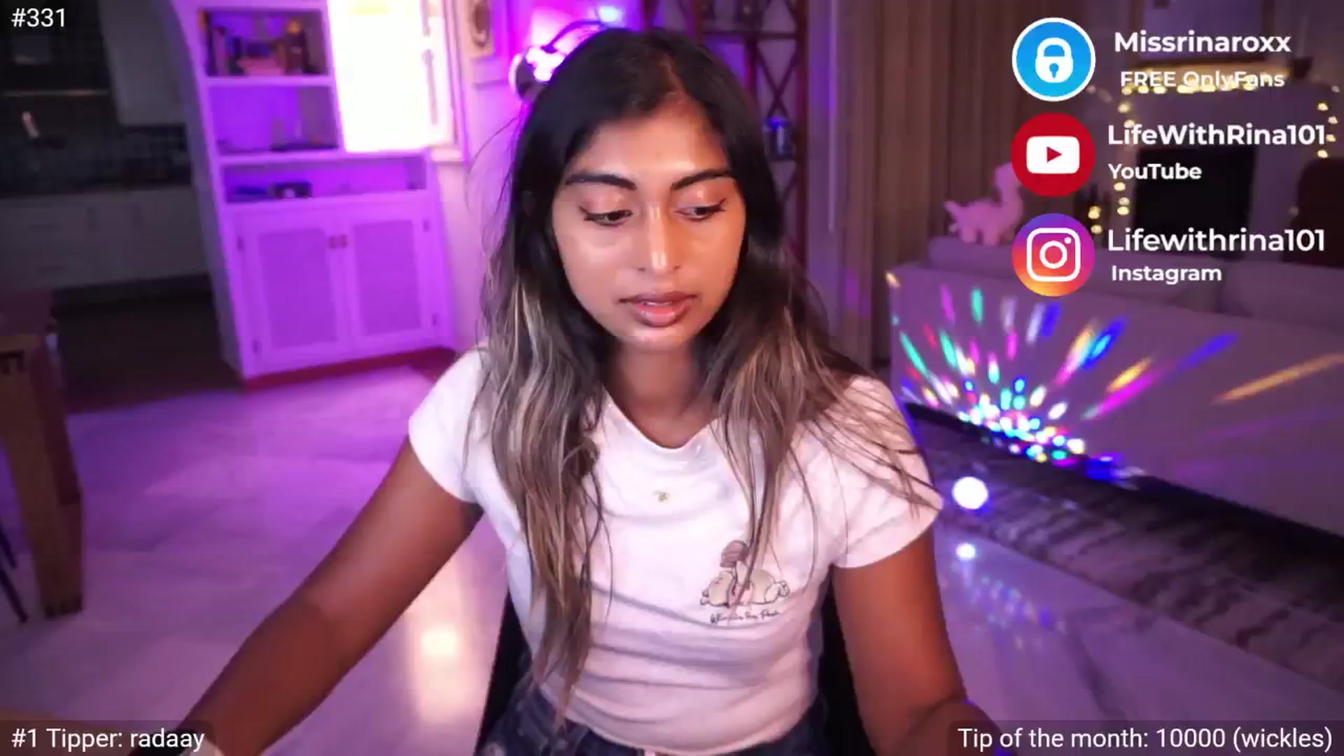Gallery image thumbnail from Missrinaroxx's myfreecams stream on, 05/15/2025, 19:15 image 15 of 20