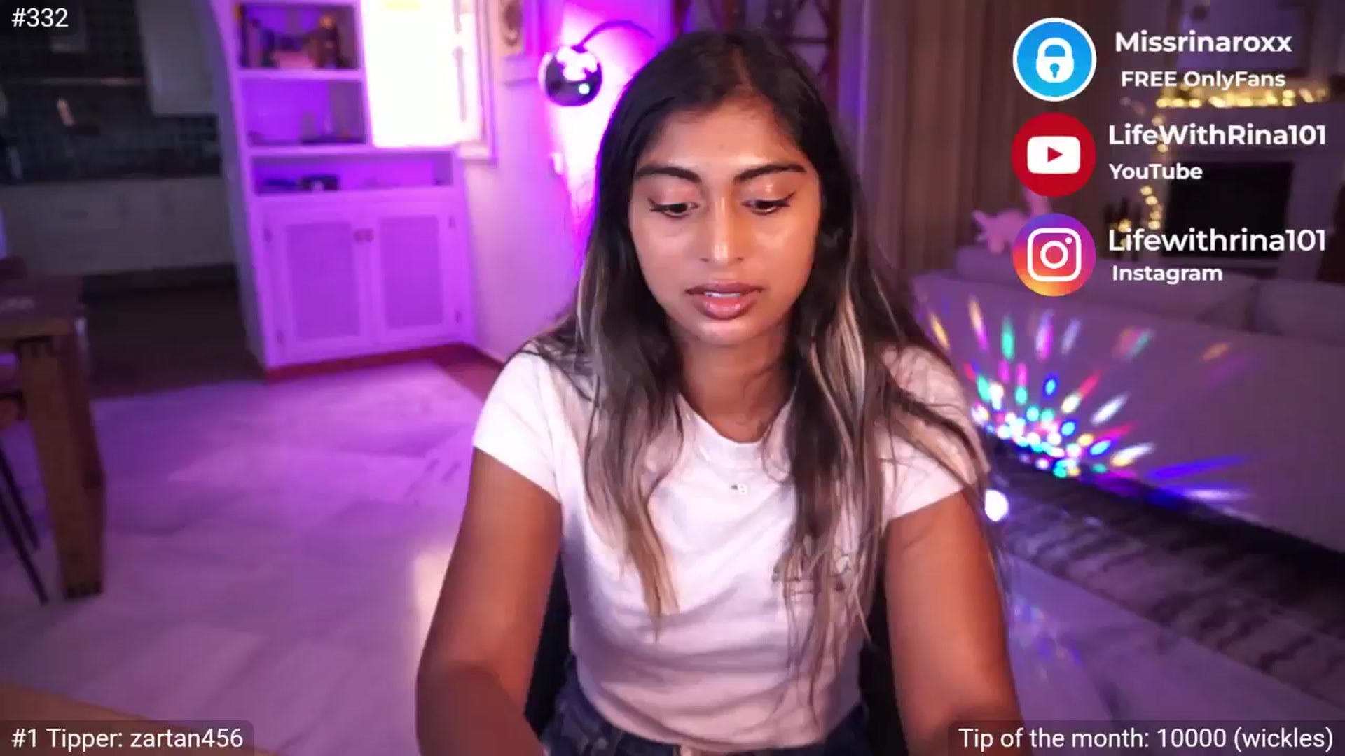Gallery image thumbnail from Missrinaroxx's myfreecams stream on, 05/15/2025, 19:15 image 11 of 20
