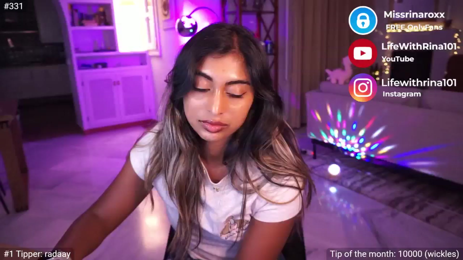 Gallery image thumbnail from Missrinaroxx's myfreecams stream on, 05/15/2025, 19:15 image 19 of 20