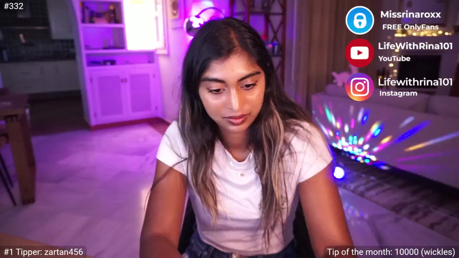 Gallery image thumbnail from Missrinaroxx's myfreecams stream on, 05/15/2025, 19:15 image 12 of 20