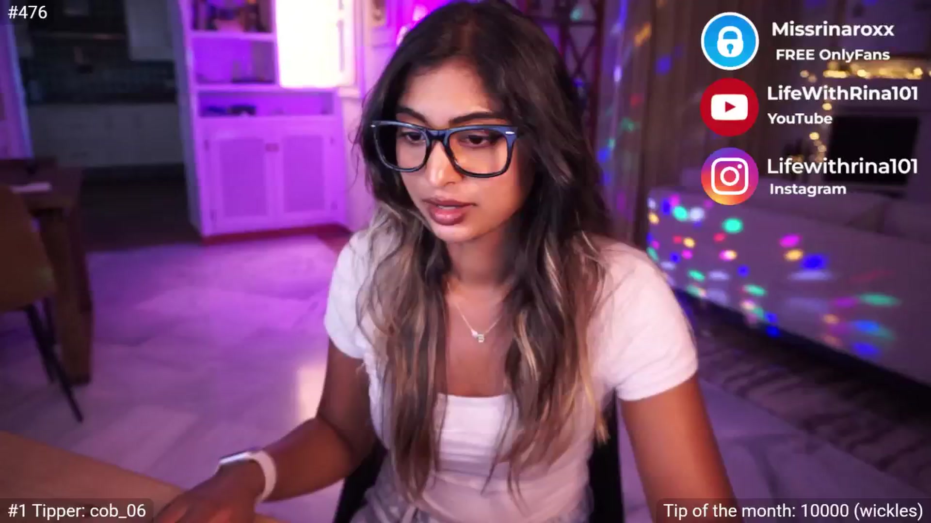 Gallery image thumbnail from Missrinaroxx's myfreecams stream on, 05/19/2025, 19:08 image 15 of 20