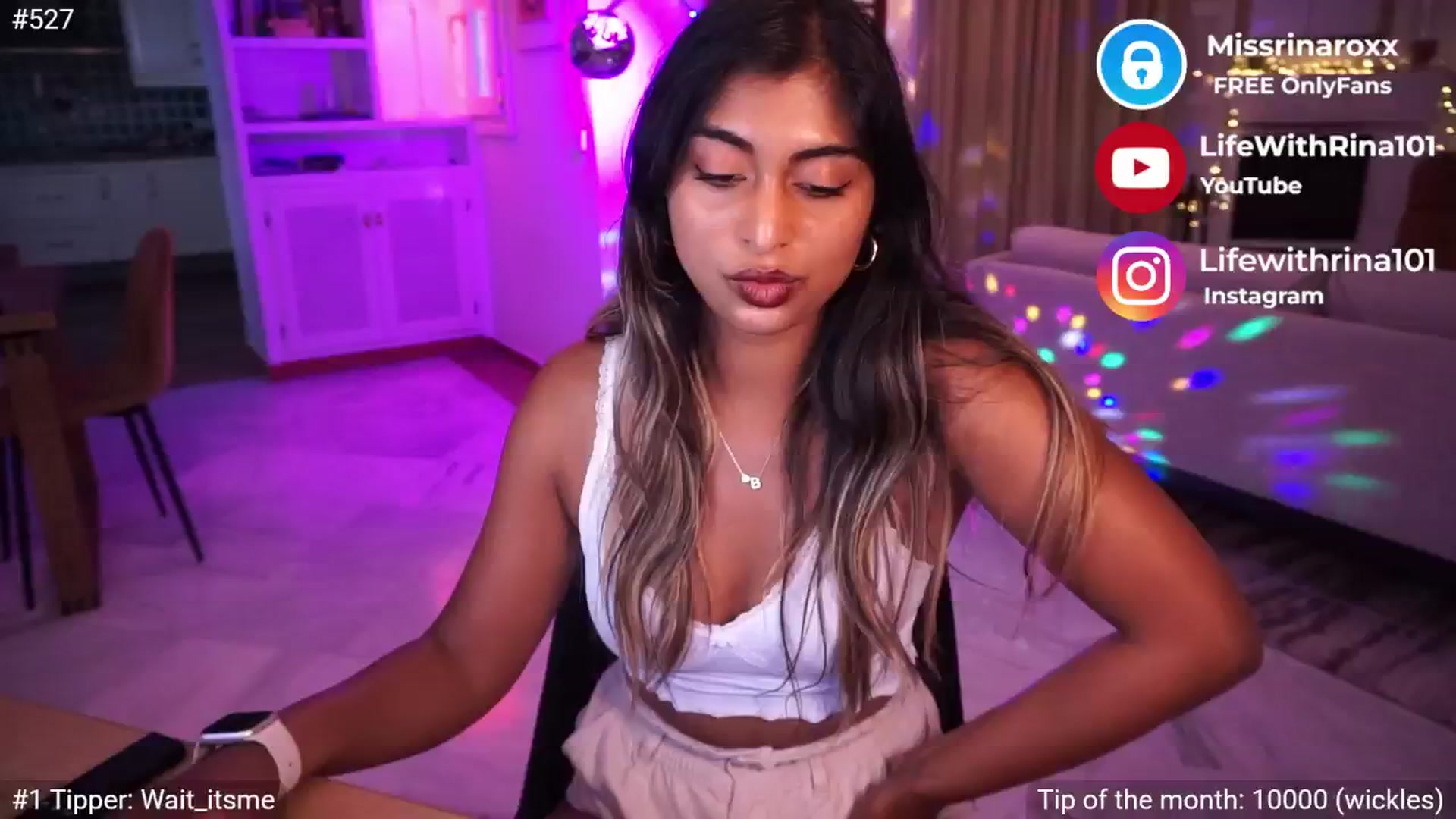 Gallery image thumbnail from Missrinaroxx's myfreecams stream on, 05/21/2025, 20:15 image 5 of 20
