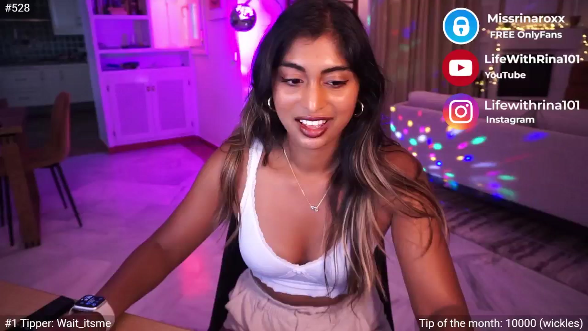 Gallery image thumbnail from Missrinaroxx's myfreecams stream on, 05/21/2025, 20:15 image 6 of 20