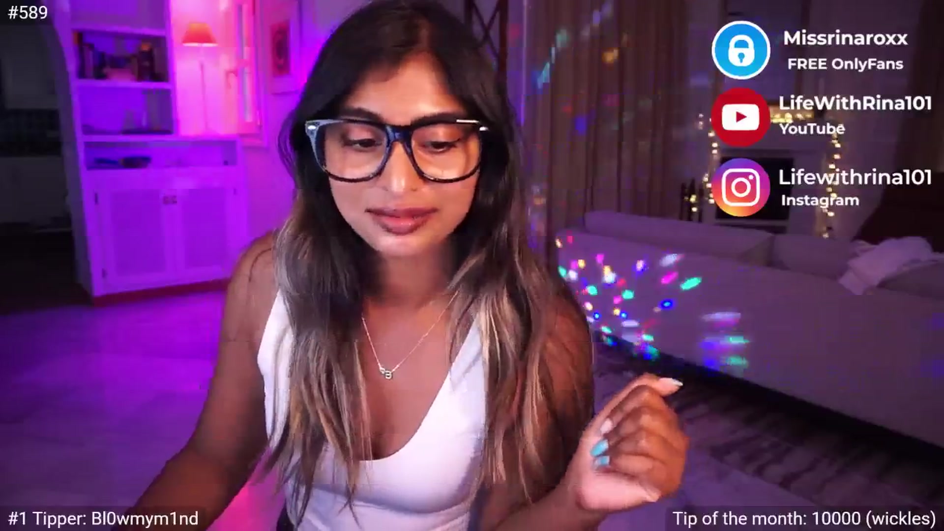 Gallery image thumbnail from Missrinaroxx's myfreecams stream on, 05/26/2025, 20:10 image 11 of 20