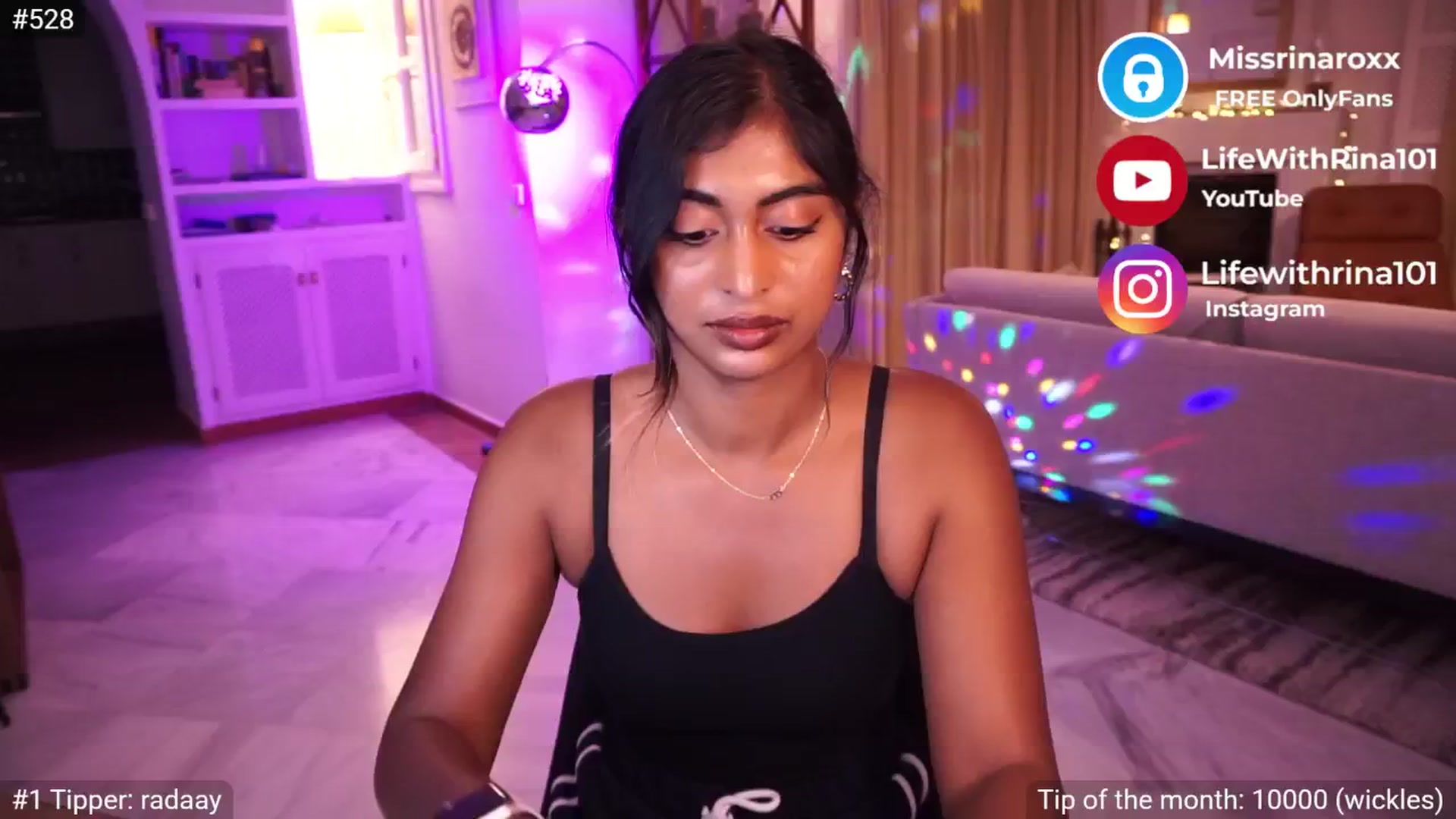 Gallery image thumbnail from Missrinaroxx's myfreecams stream on, 05/27/2025, 19:41 image 18 of 20