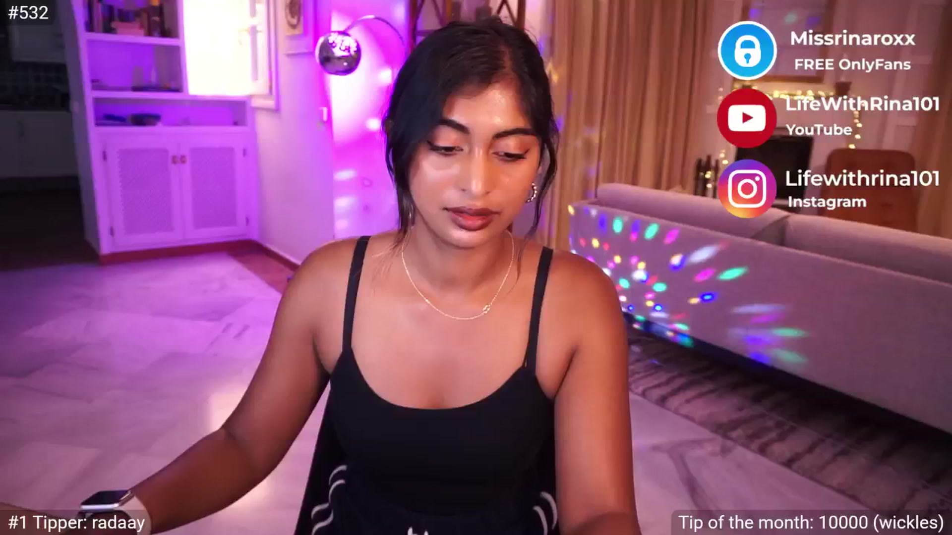 Gallery image thumbnail from Missrinaroxx's myfreecams stream on, 05/27/2025, 19:41 image 13 of 20