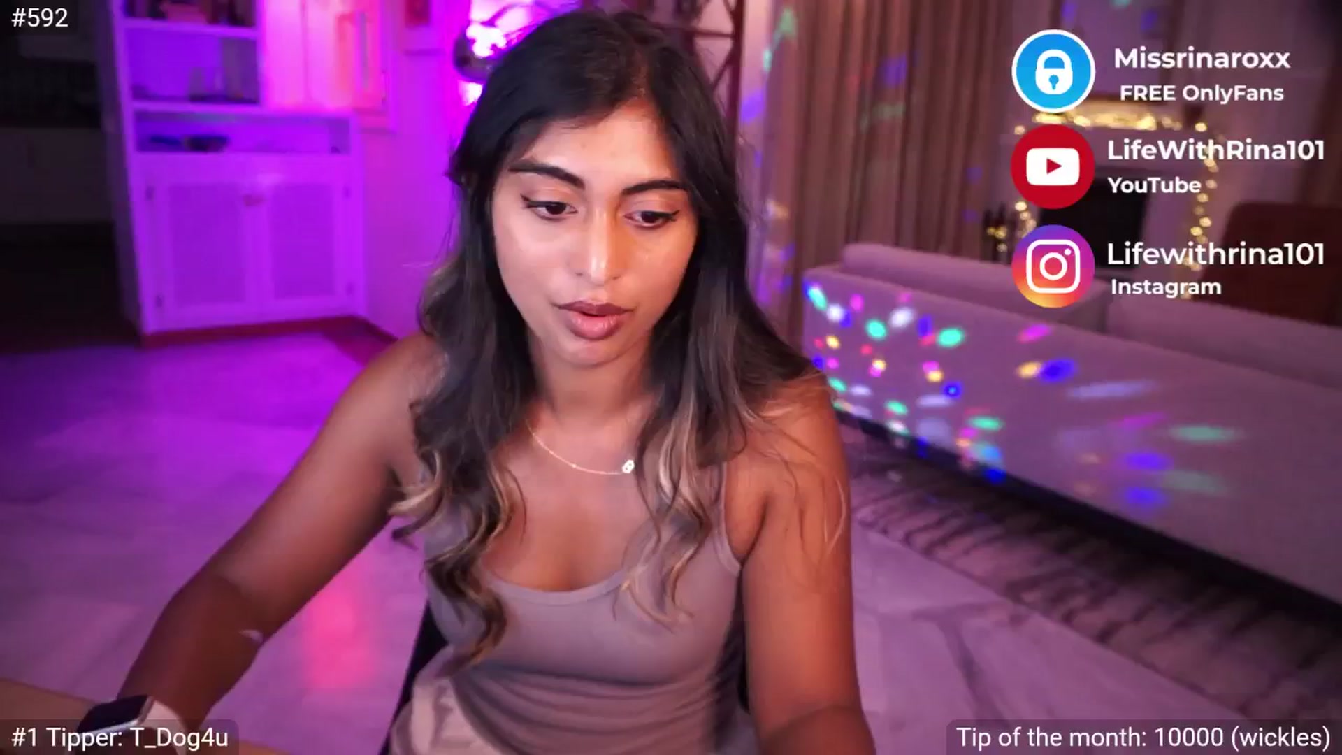 Gallery image thumbnail from Missrinaroxx's myfreecams stream on, 05/29/2025, 19:03 image 19 of 20