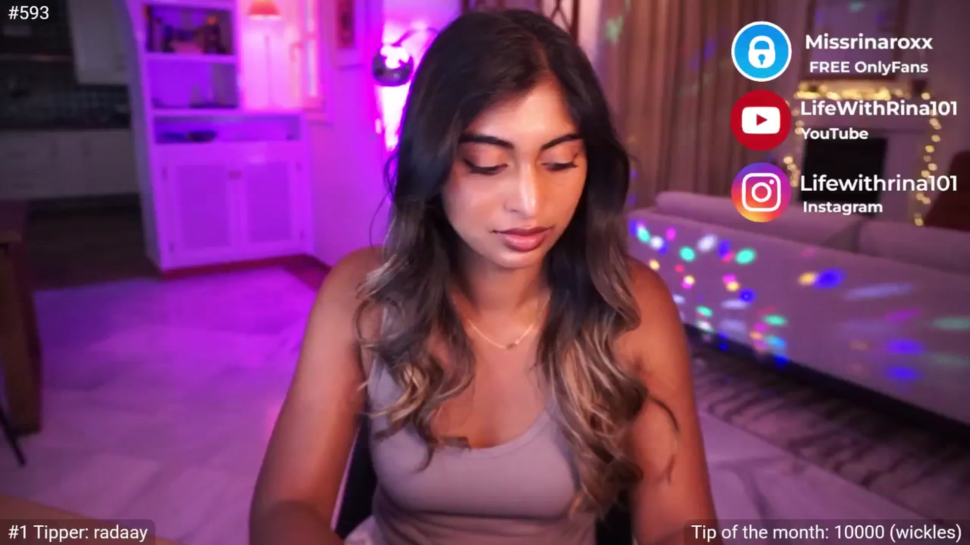 Gallery image thumbnail from Missrinaroxx's myfreecams stream on, 05/29/2025, 19:03 image 5 of 20