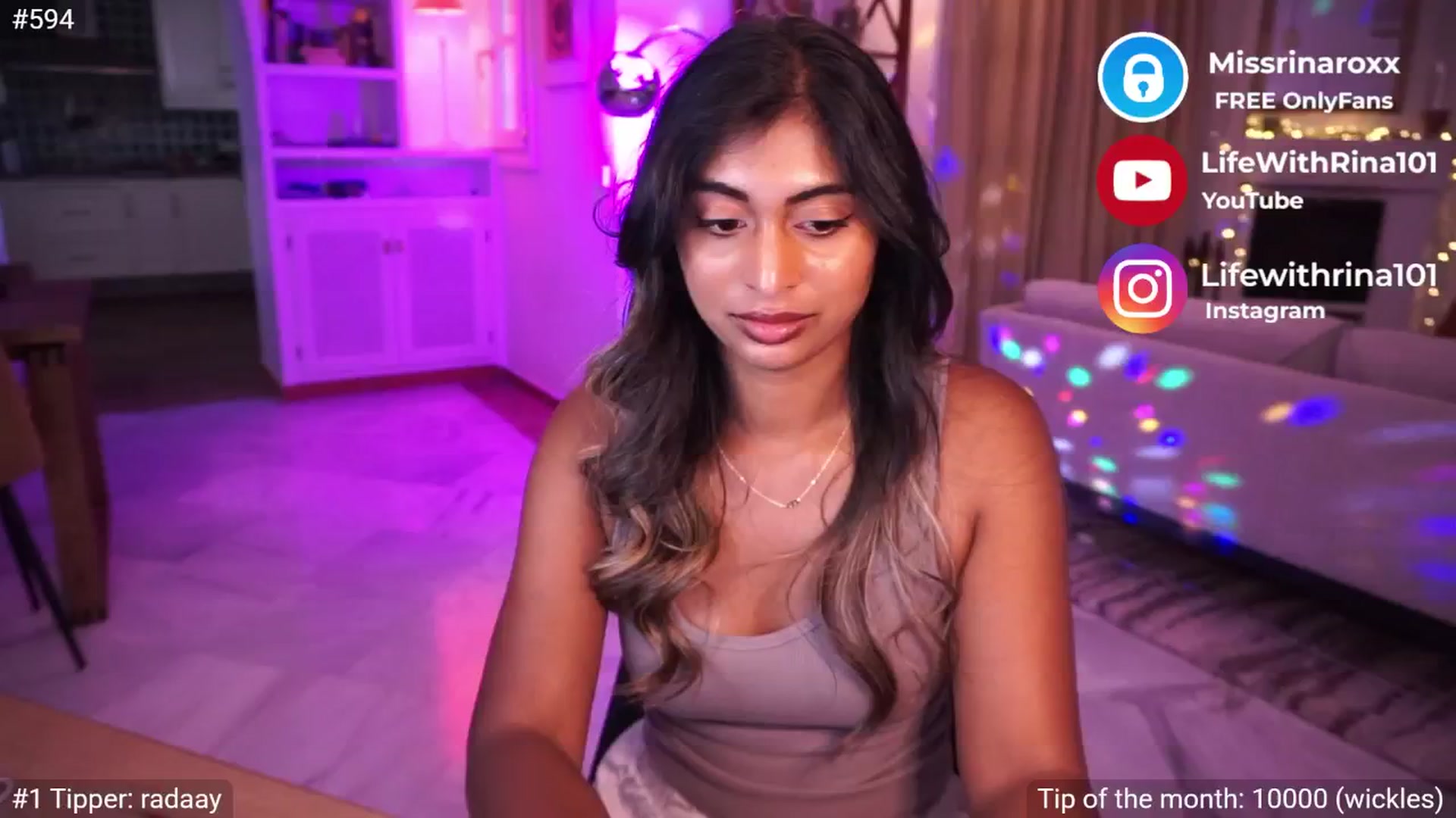 Gallery image thumbnail from Missrinaroxx's myfreecams stream on, 05/29/2025, 19:03 image 4 of 20