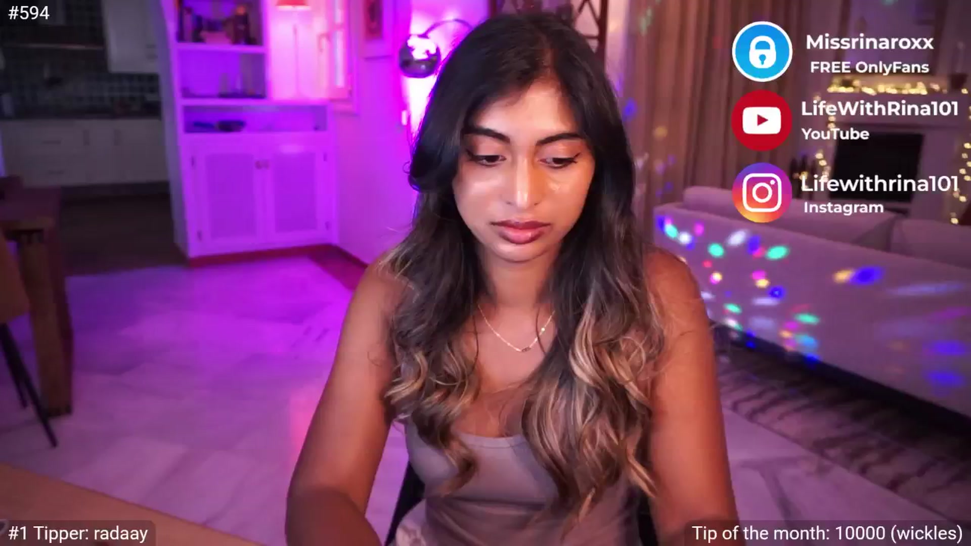 Gallery image thumbnail from Missrinaroxx's myfreecams stream on, 05/29/2025, 19:03 image 2 of 20