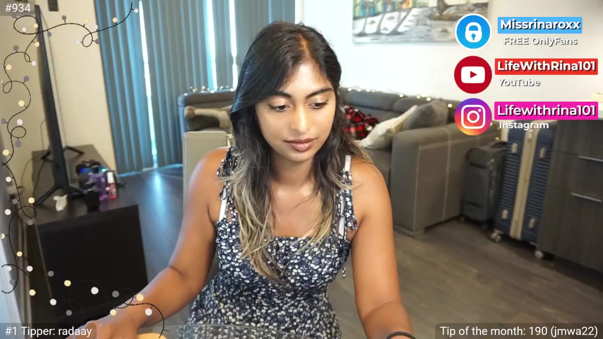 Gallery image thumbnail from Missrinaroxx's myfreecams stream on, 07/01/2025, 23:48 image 16 of 20