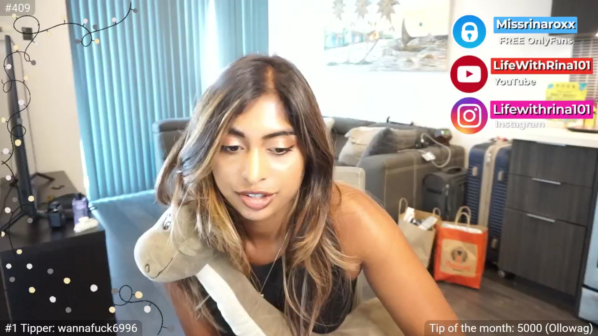 Gallery image thumbnail from Missrinaroxx's myfreecams stream on, 07/15/2025, 19:03 image 16 of 20