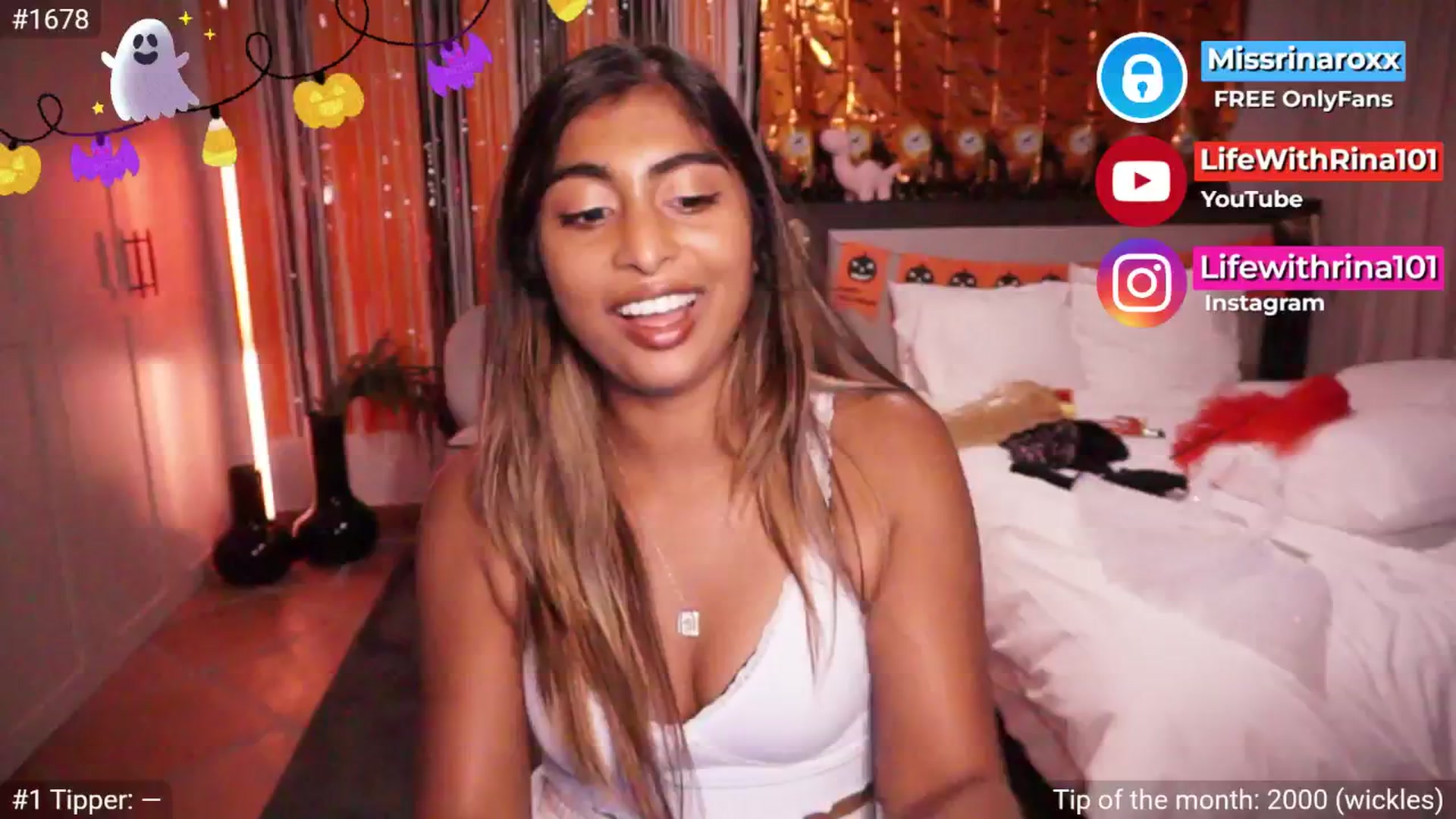 Gallery image thumbnail from Missrinaroxx's myfreecams stream on, 10/13/2025, 19:01 image 19 of 20