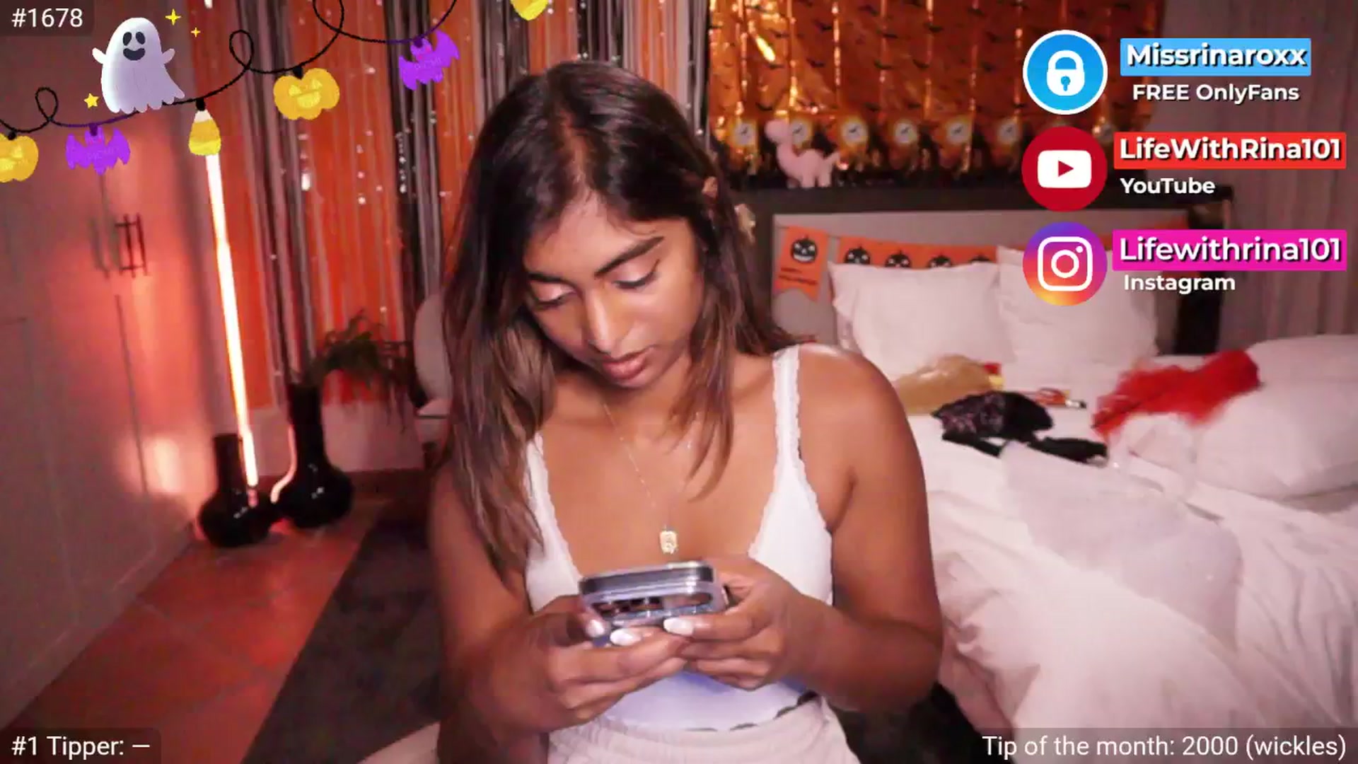 Gallery image thumbnail from Missrinaroxx's myfreecams stream on, 10/13/2025, 19:01 image 15 of 20