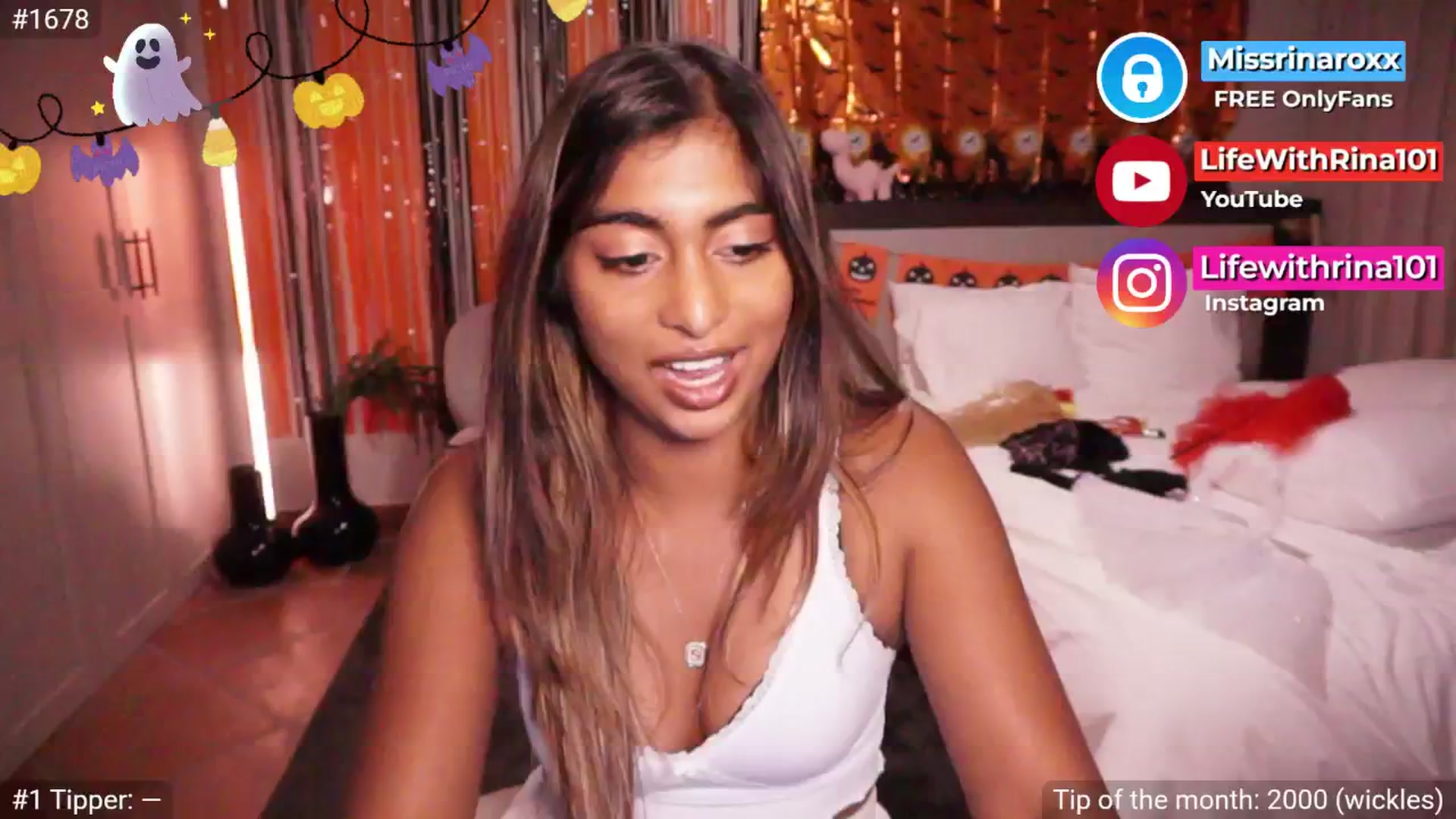 Gallery image thumbnail from Missrinaroxx's myfreecams stream on, 10/13/2025, 19:01 image 18 of 20