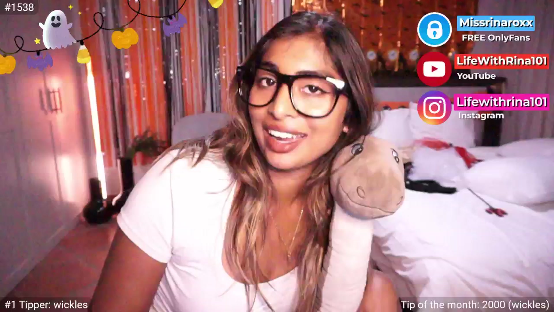Gallery image thumbnail from Missrinaroxx's myfreecams stream on, 10/17/2025, 20:58 image 10 of 20