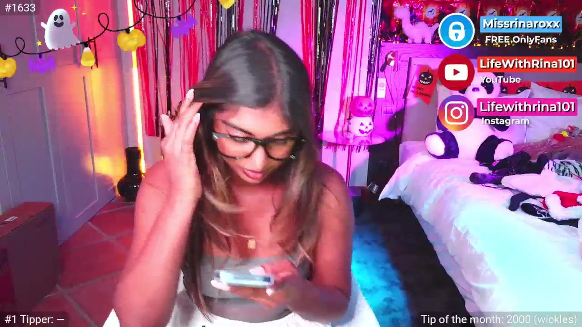 Gallery image thumbnail from Missrinaroxx's myfreecams stream on, 10/24/2025, 20:27 image 2 of 20