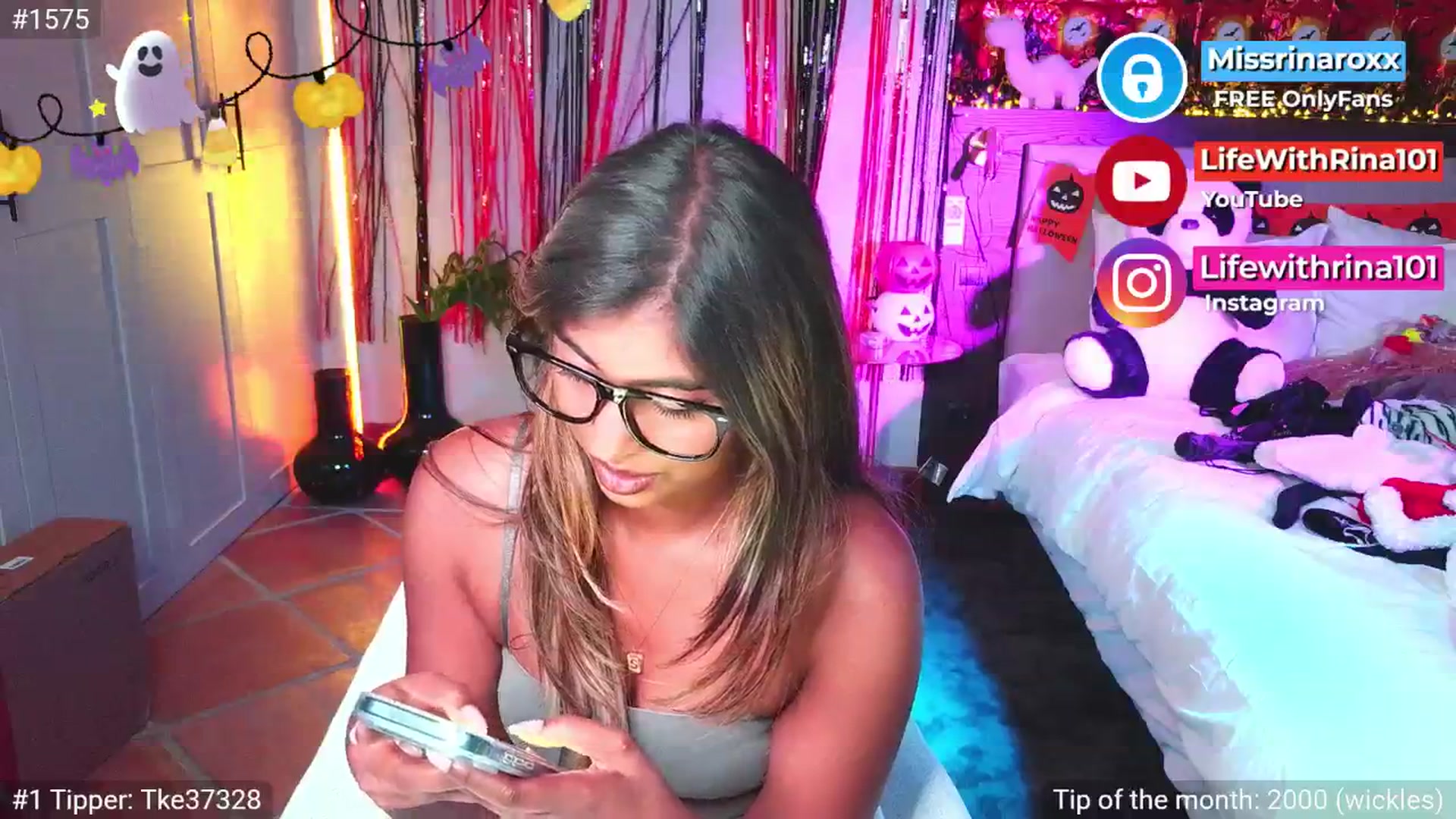 Gallery image thumbnail from Missrinaroxx's myfreecams stream on, 10/24/2025, 20:27 image 10 of 20