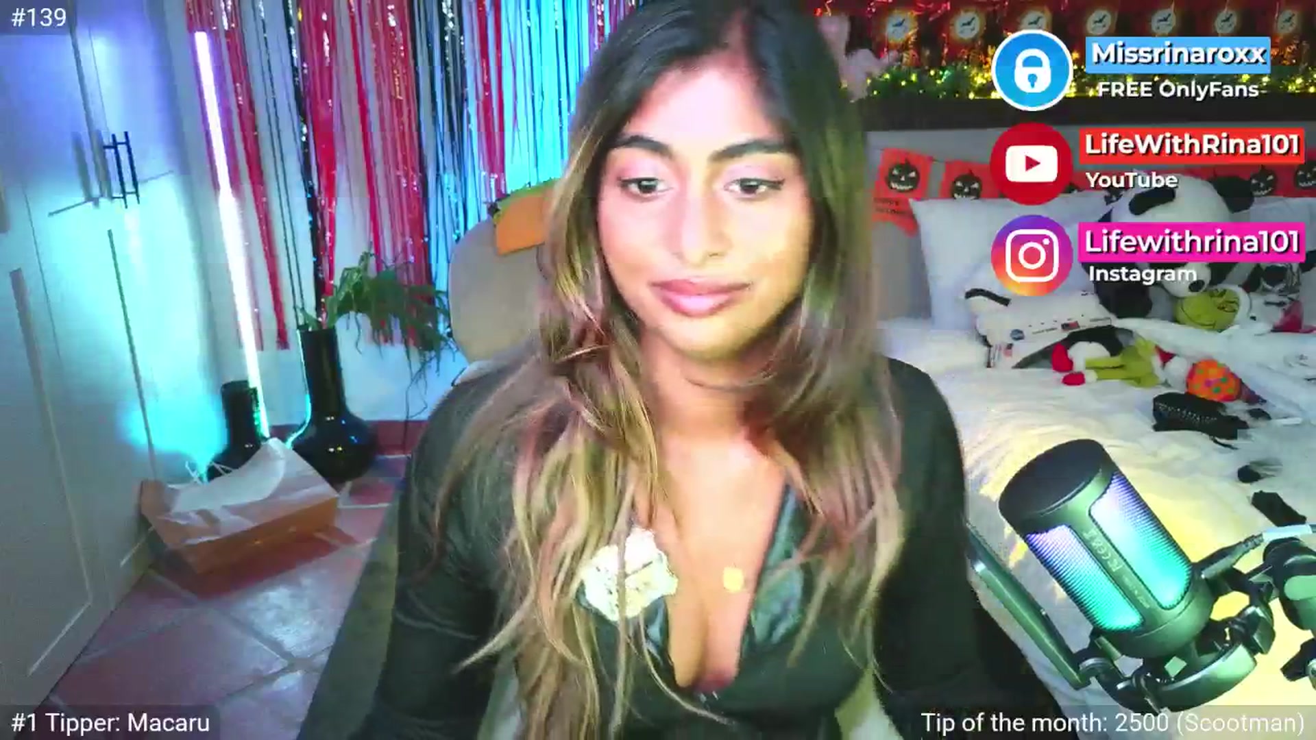 Gallery image thumbnail from Missrinaroxx's myfreecams stream on, 11/03/2025, 21:57 image 16 of 20