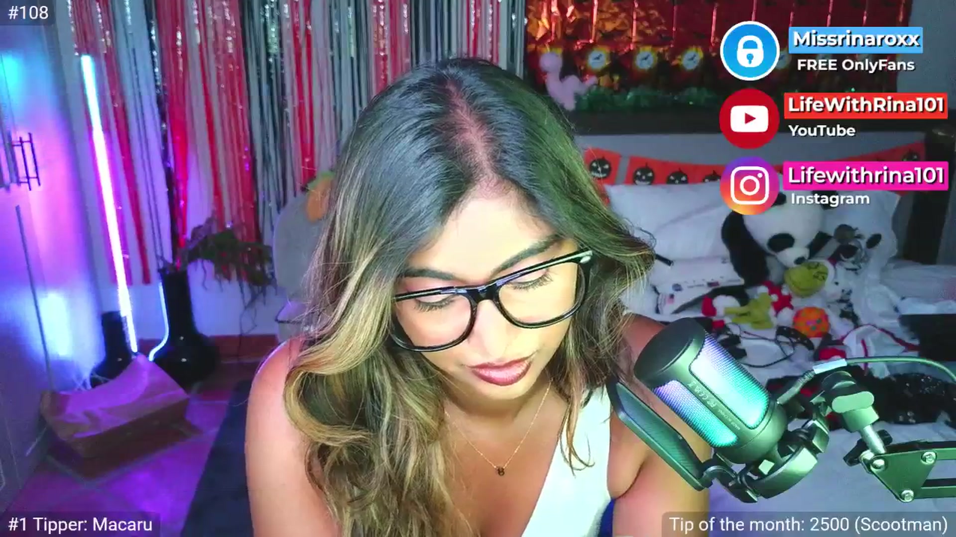 Gallery image thumbnail from Missrinaroxx's myfreecams stream on, 11/05/2025, 21:05 image 12 of 20