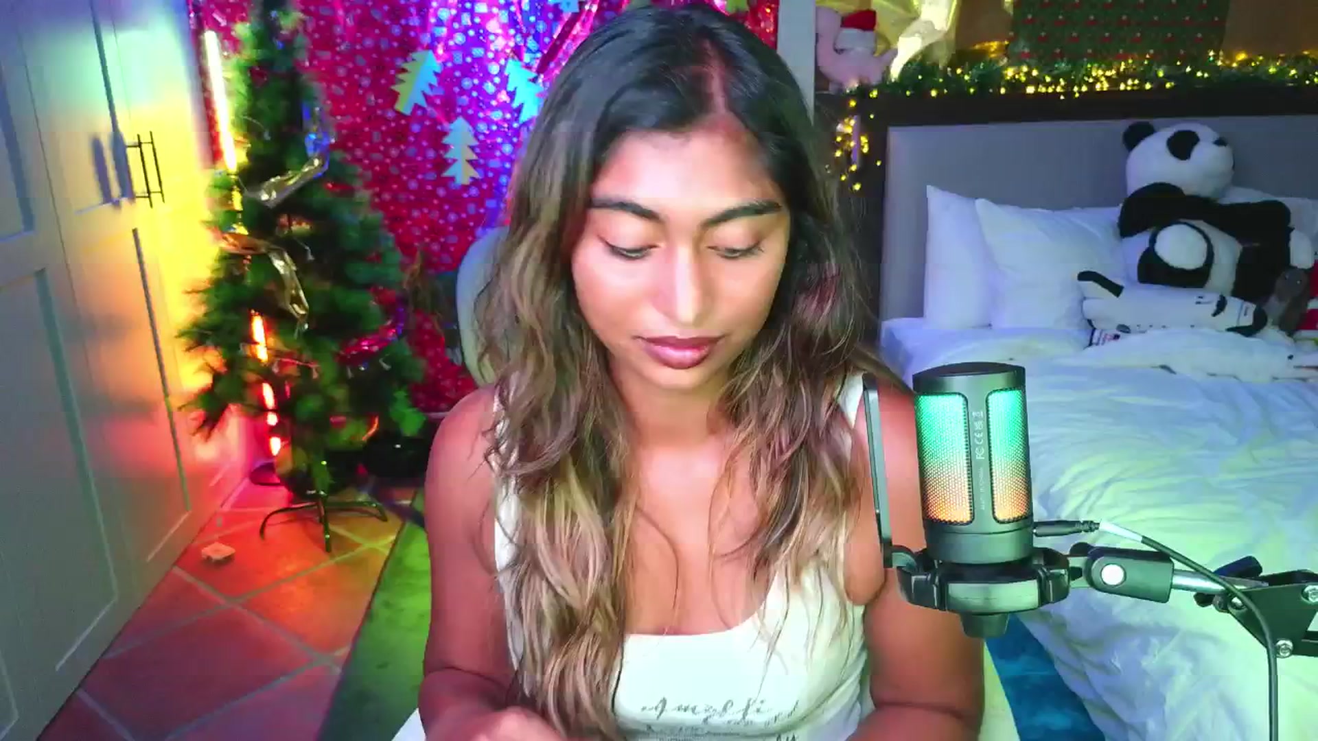 Gallery image thumbnail from Missrinaroxx's myfreecams stream on, 11/13/2025, 20:33 image 19 of 20
