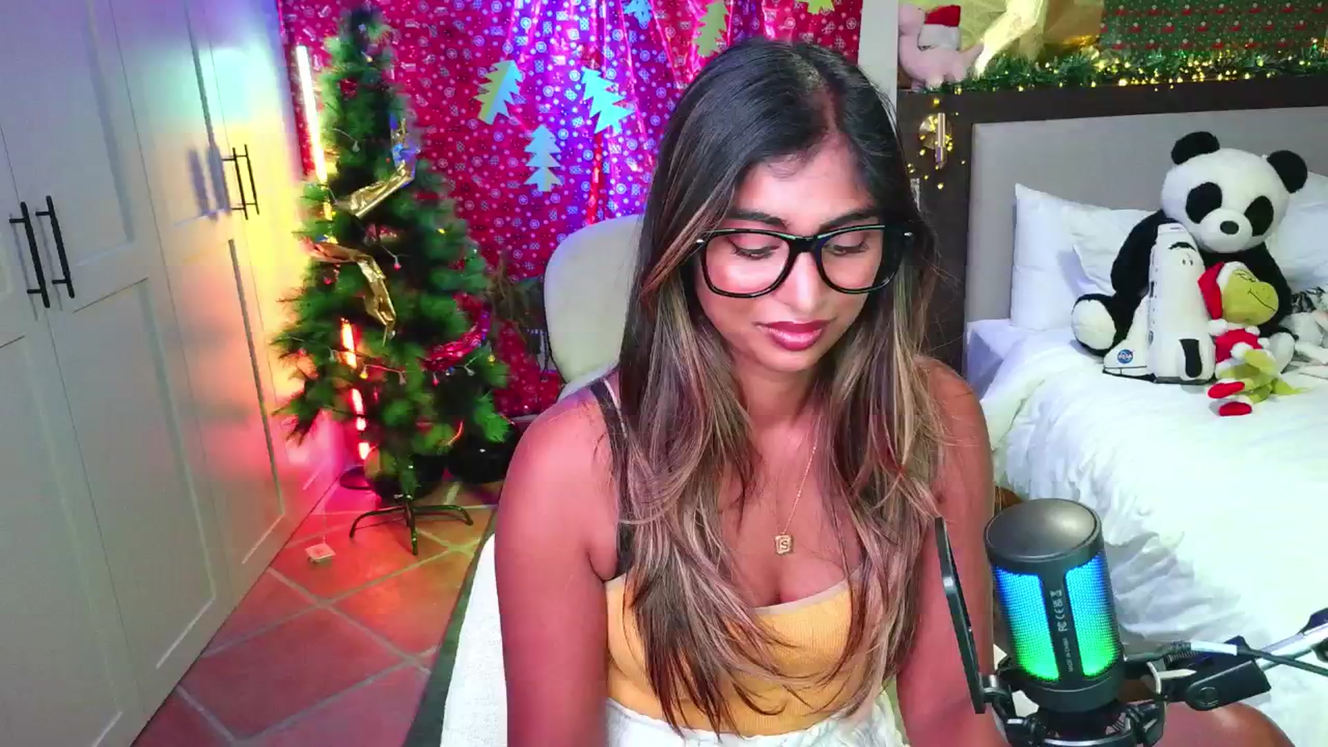 Gallery image thumbnail from Missrinaroxx's myfreecams stream on, 11/20/2025, 21:58 image 1 of 20