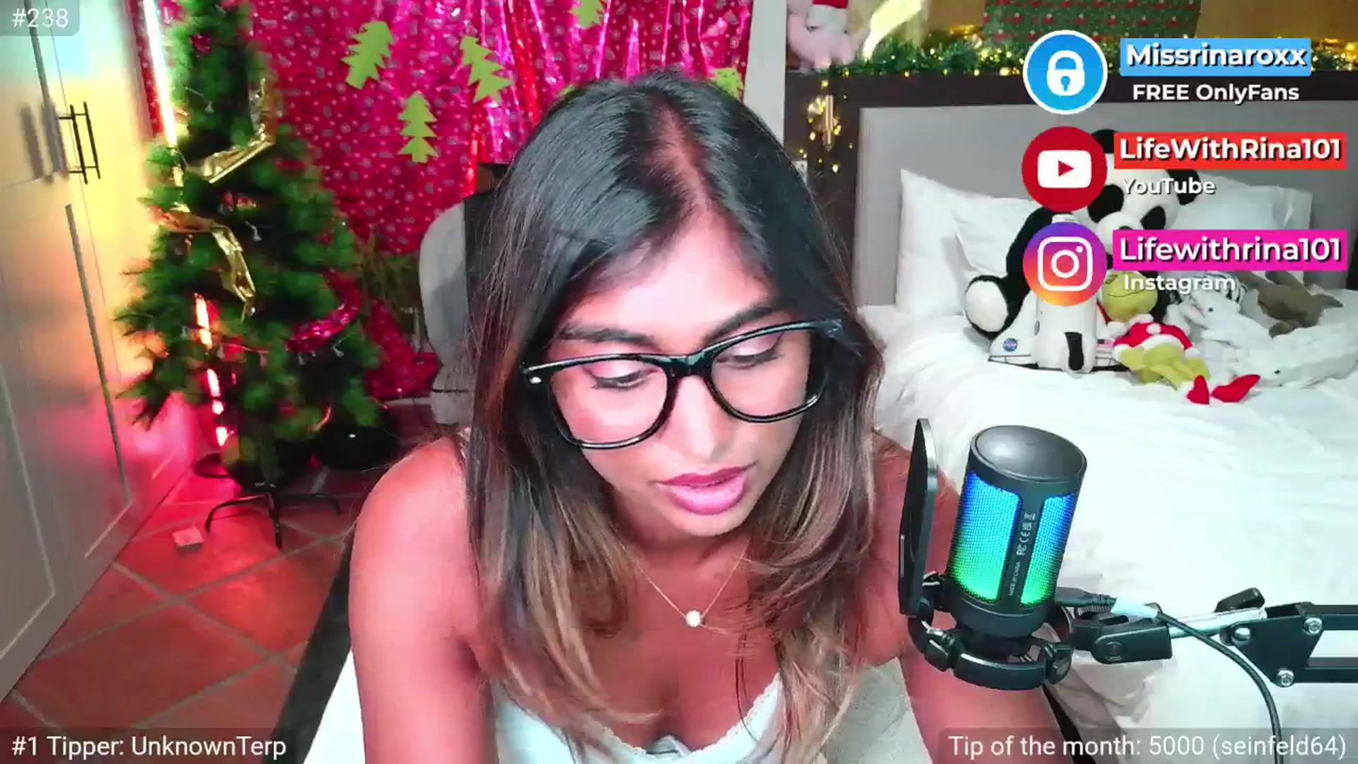 Gallery image thumbnail from Missrinaroxx's myfreecams stream on, 11/30/2025, 22:24 image 15 of 20