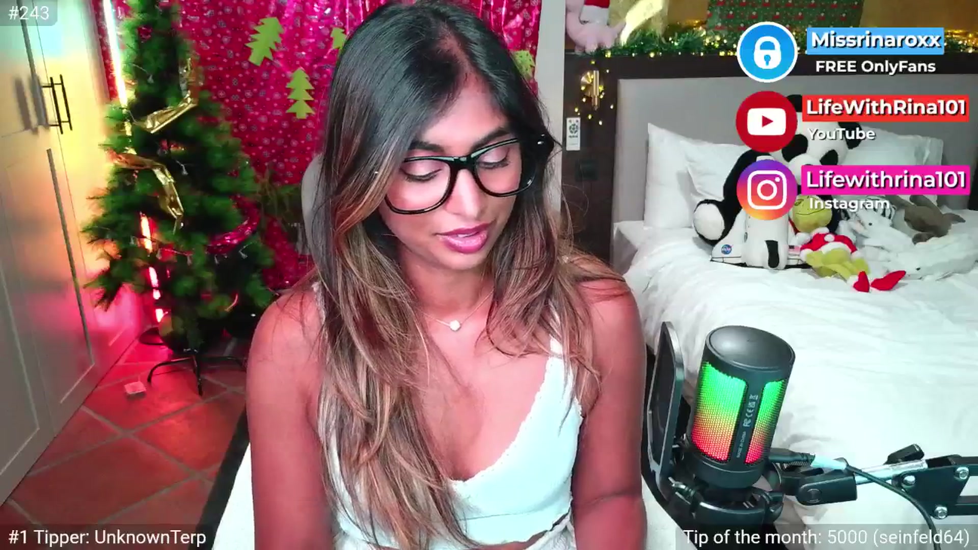 Gallery image thumbnail from Missrinaroxx's myfreecams stream on, 11/30/2025, 22:24 image 10 of 20