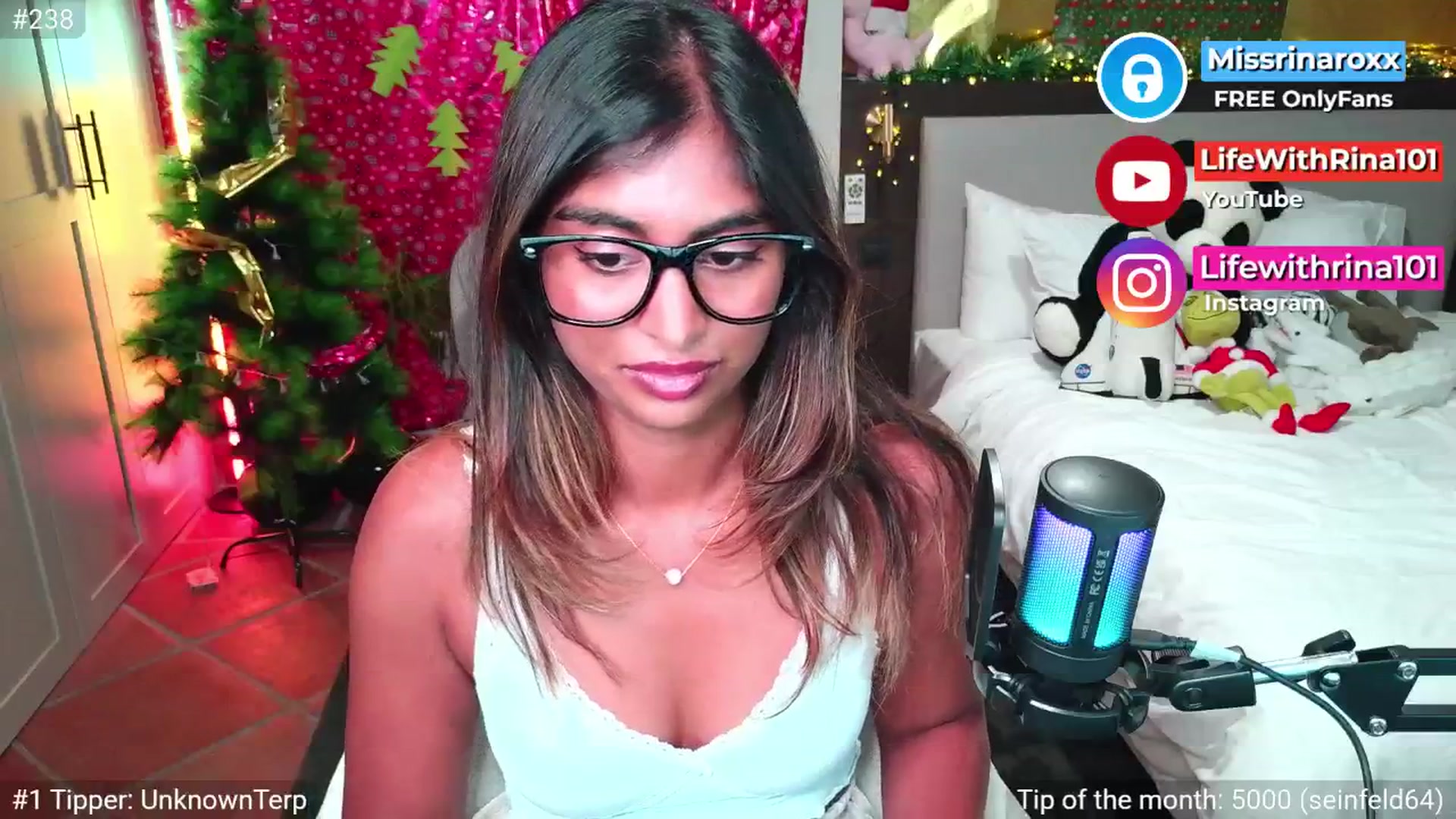 Gallery image thumbnail from Missrinaroxx's myfreecams stream on, 11/30/2025, 22:24 image 14 of 20