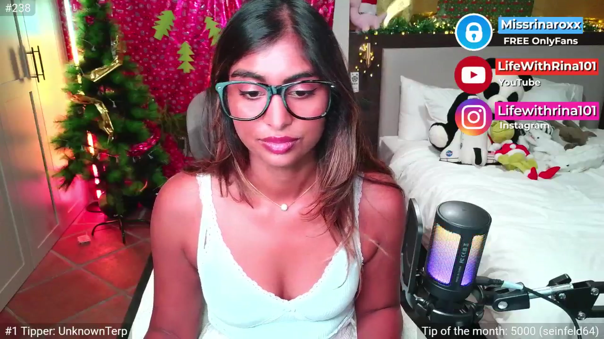 Gallery image thumbnail from Missrinaroxx's myfreecams stream on, 11/30/2025, 22:24 image 12 of 20
