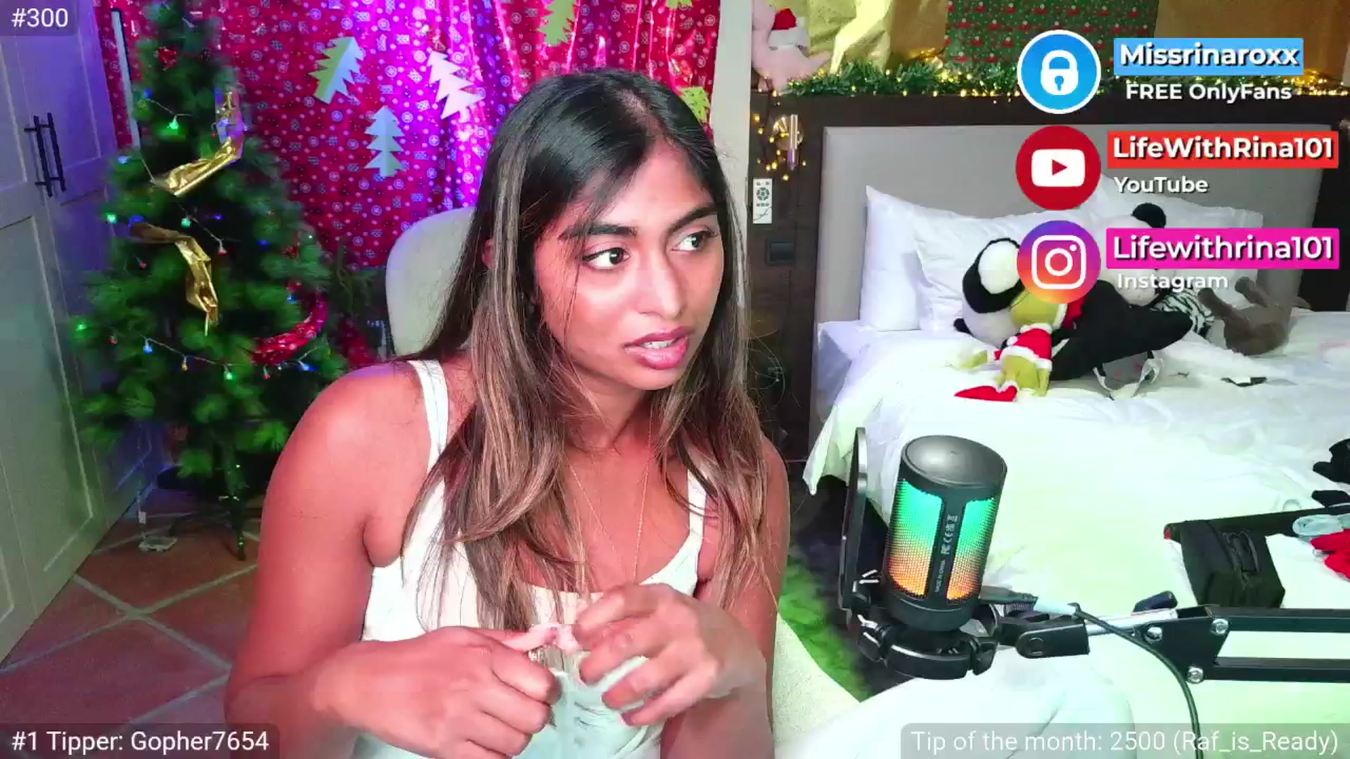 Gallery image thumbnail from Missrinaroxx's myfreecams stream on, 12/03/2025, 22:12 image 14 of 20