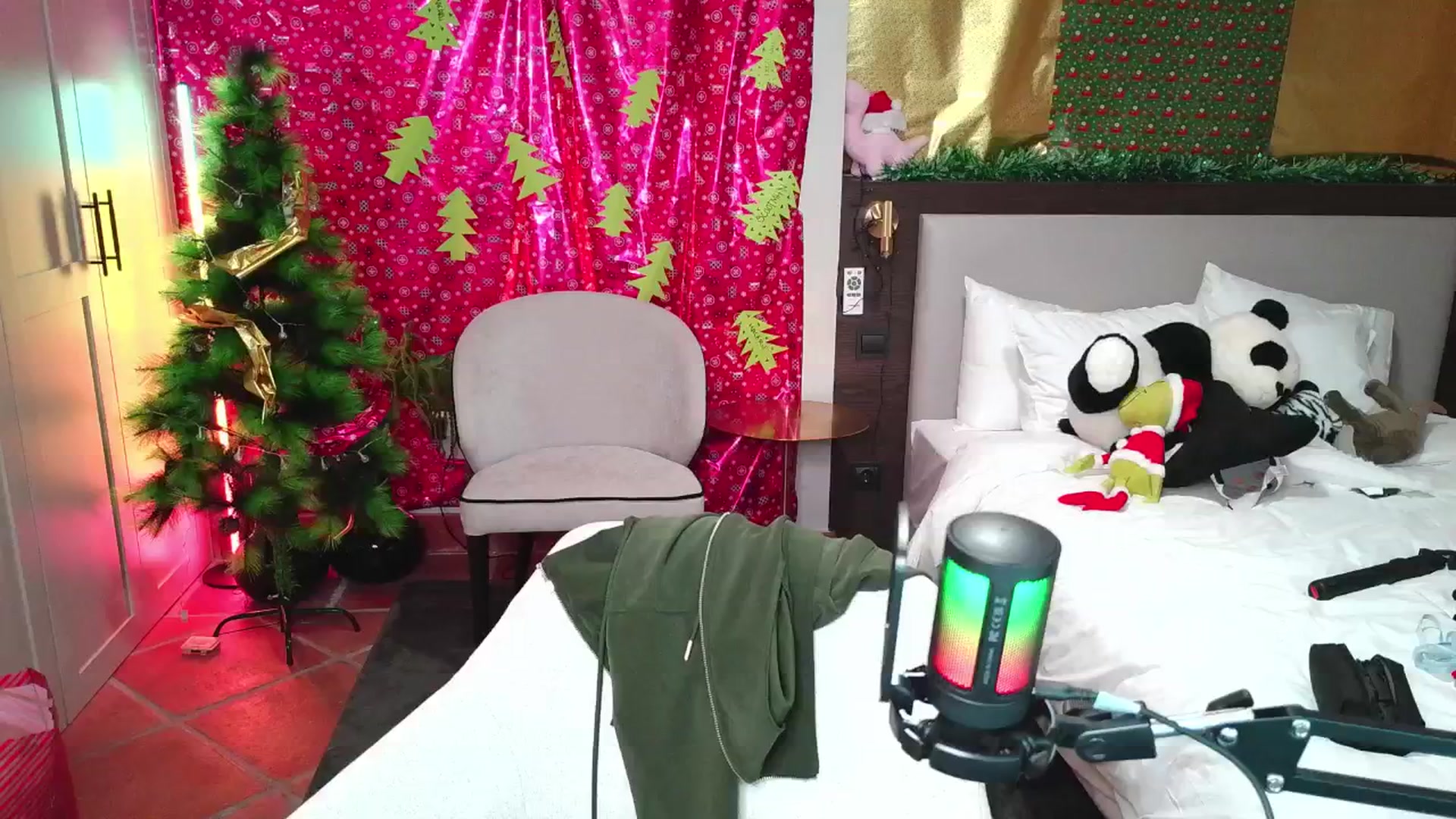 Gallery image thumbnail from Missrinaroxx's myfreecams stream on, 12/04/2025, 22:27 image 6 of 20