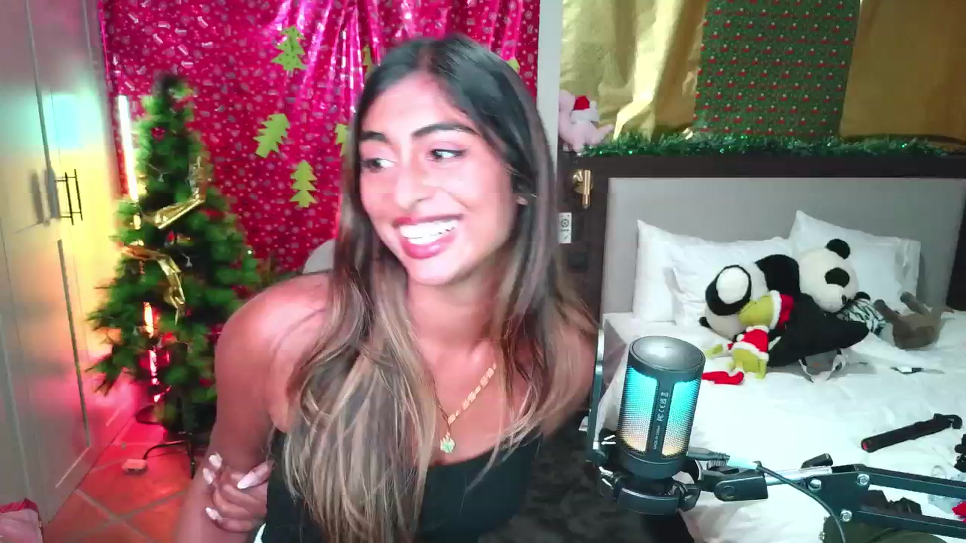 Gallery image thumbnail from Missrinaroxx's myfreecams stream on, 12/04/2025, 22:27 image 4 of 20