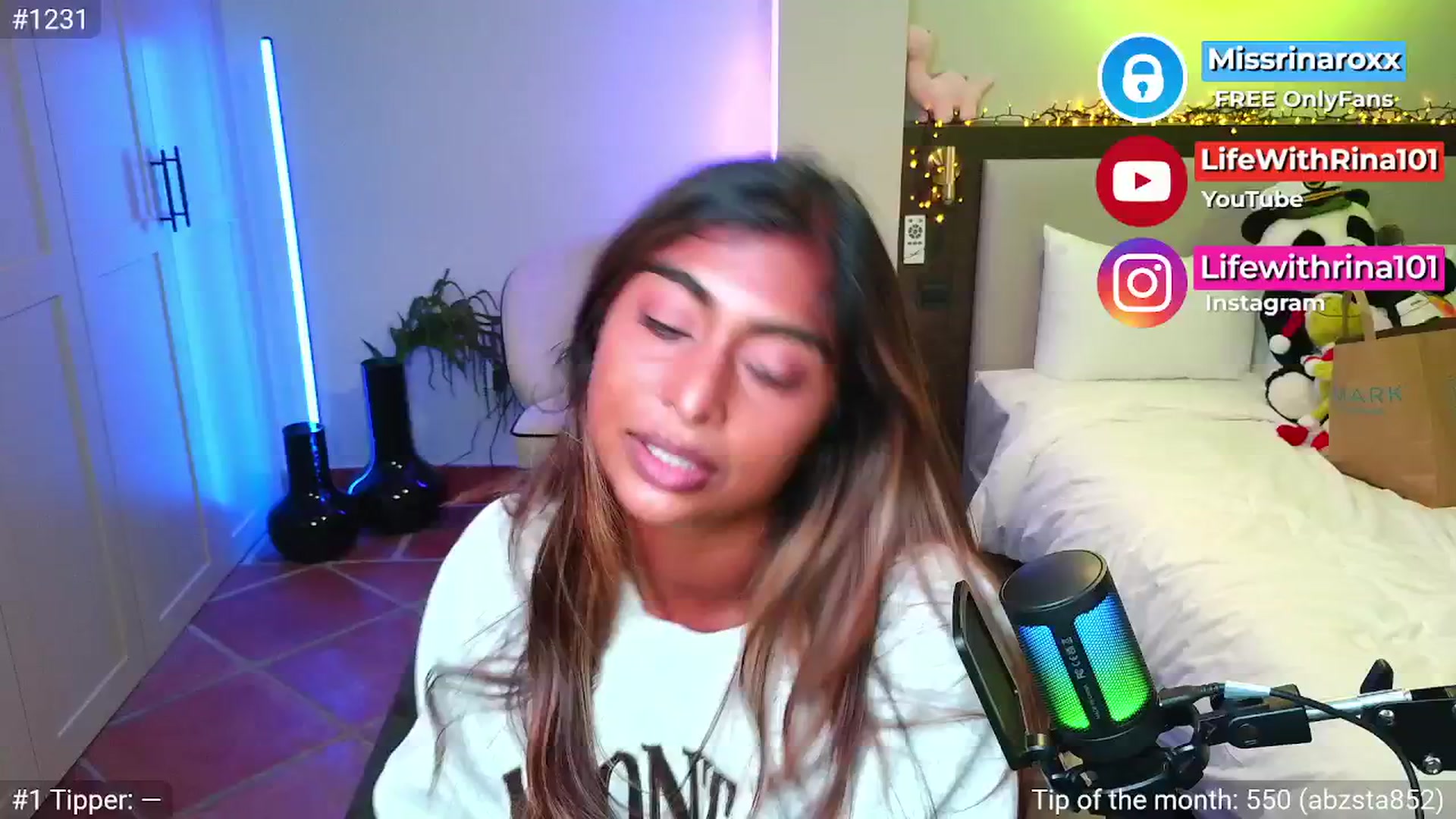 Gallery image thumbnail from Missrinaroxx's myfreecams stream on, 04/10/2026, 19:38 image 1 of 20