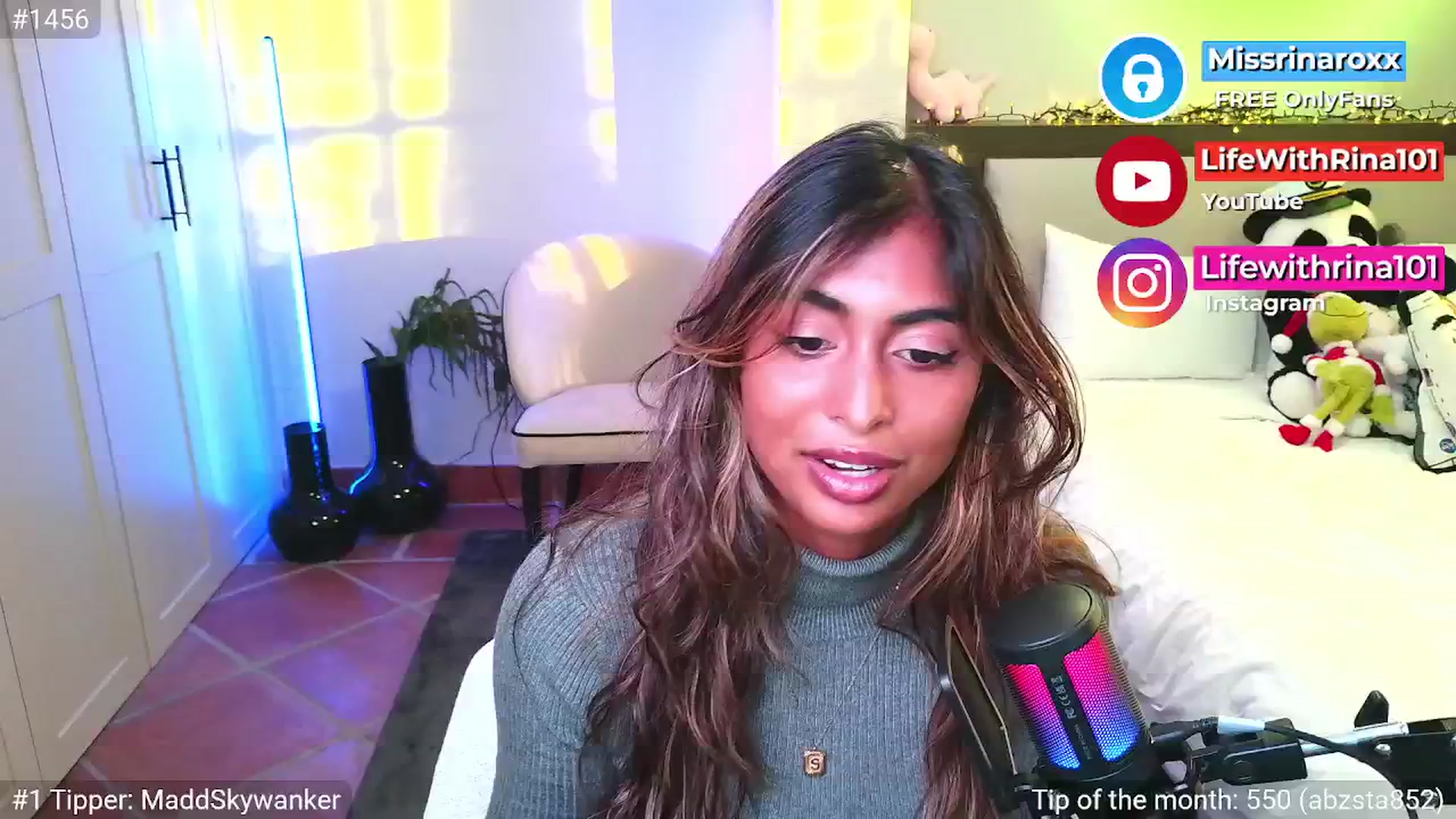 Gallery image thumbnail from Missrinaroxx's myfreecams stream on, 04/12/2026, 19:39 image 4 of 20