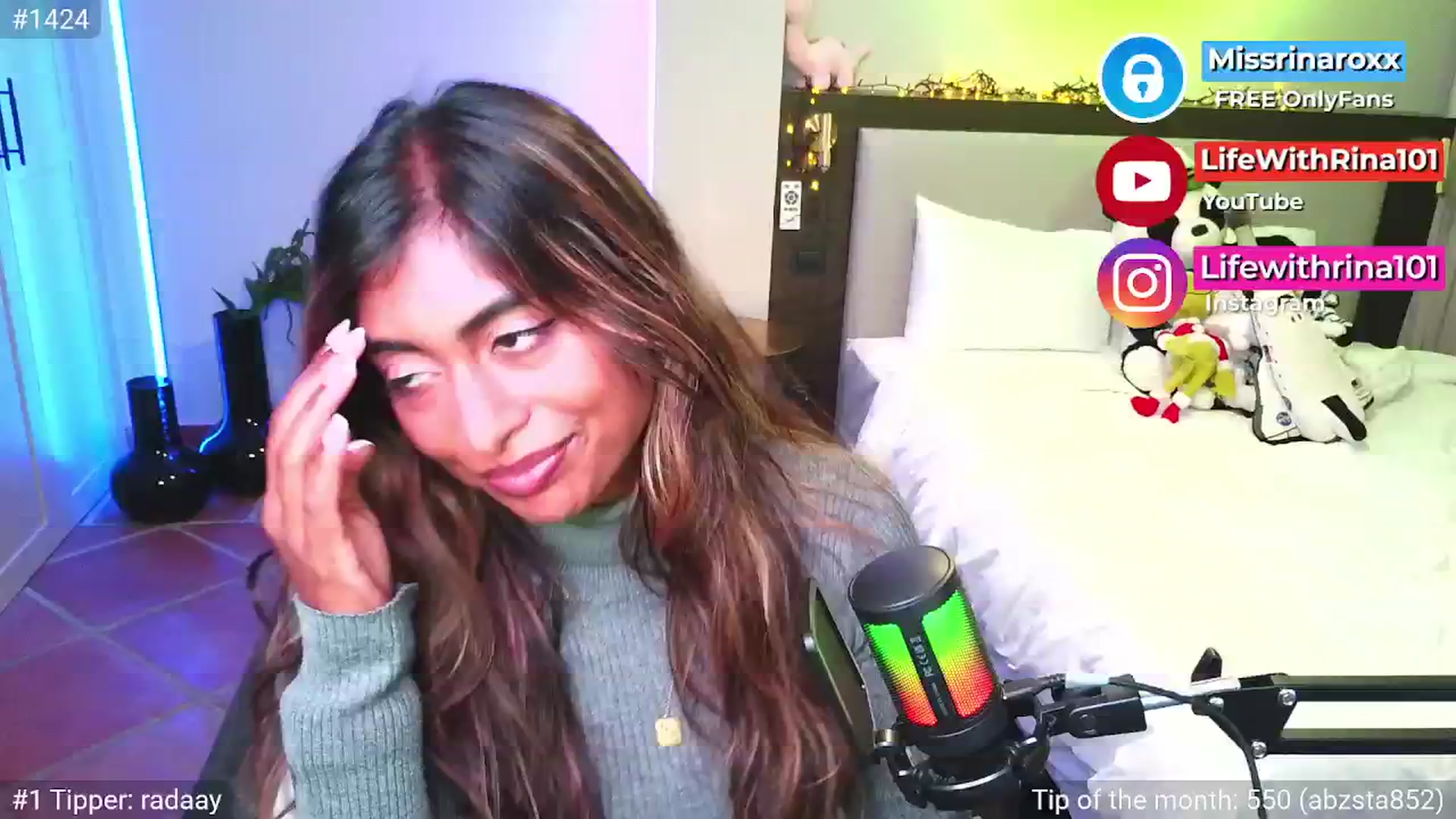Gallery image thumbnail from Missrinaroxx's myfreecams stream on, 04/12/2026, 19:39 image 12 of 20