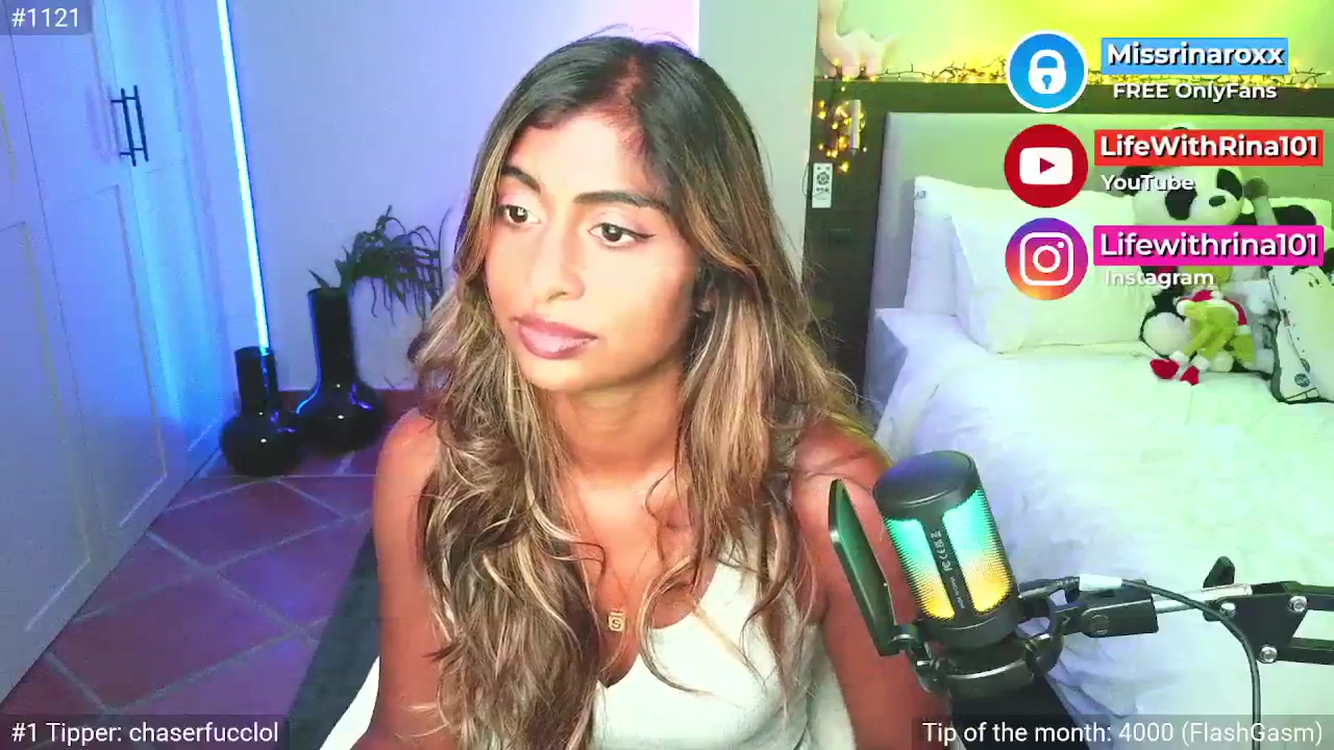 Gallery image thumbnail from Missrinaroxx's myfreecams stream on, 04/20/2026, 19:31 image 13 of 20