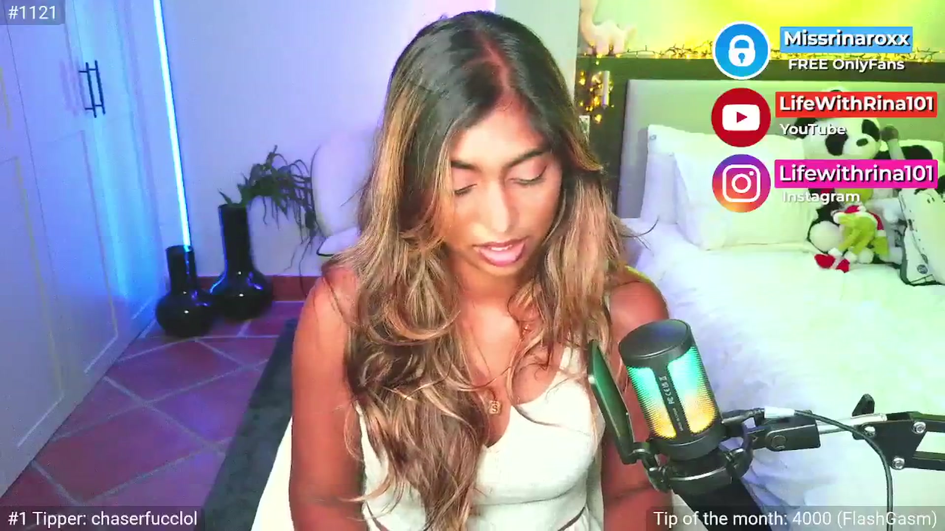 Gallery image thumbnail from Missrinaroxx's myfreecams stream on, 04/20/2026, 19:31 image 12 of 20