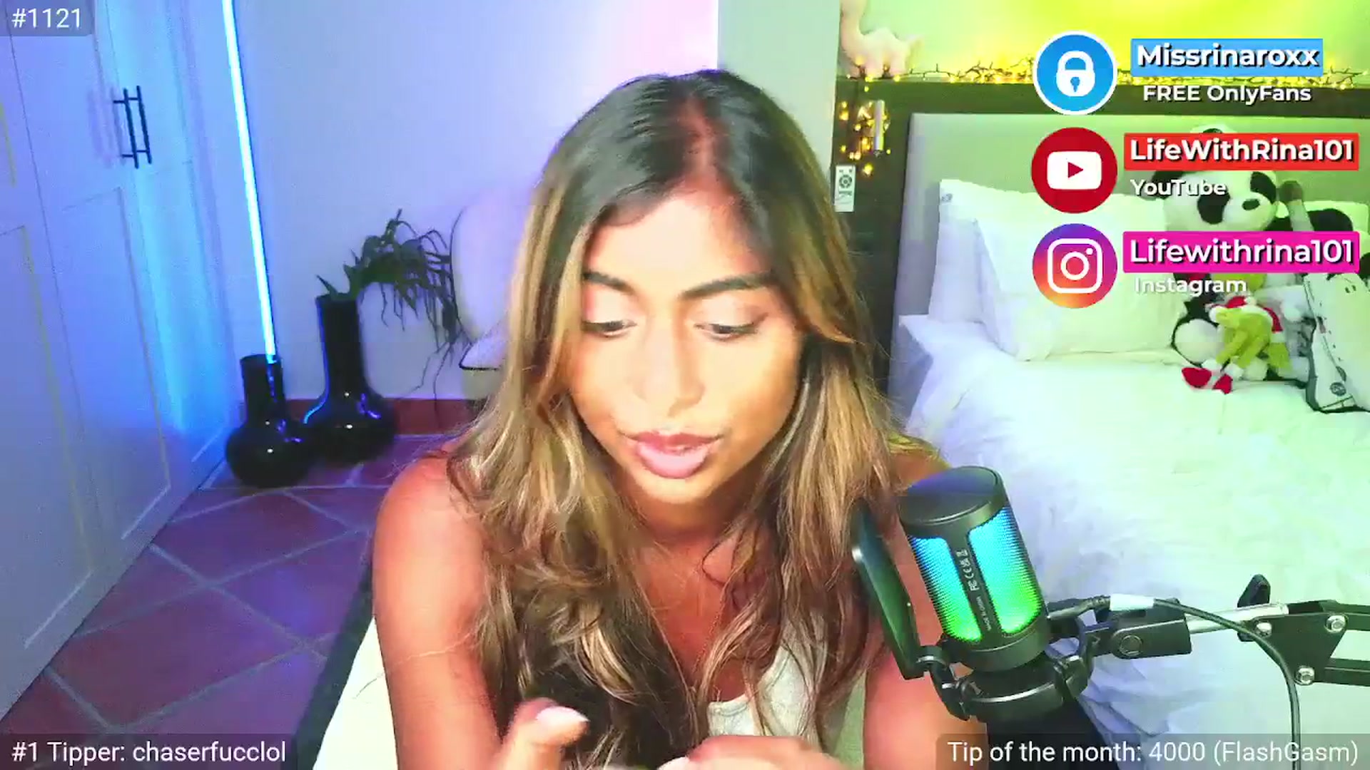 Gallery image thumbnail from Missrinaroxx's myfreecams stream on, 04/20/2026, 19:31 image 18 of 20