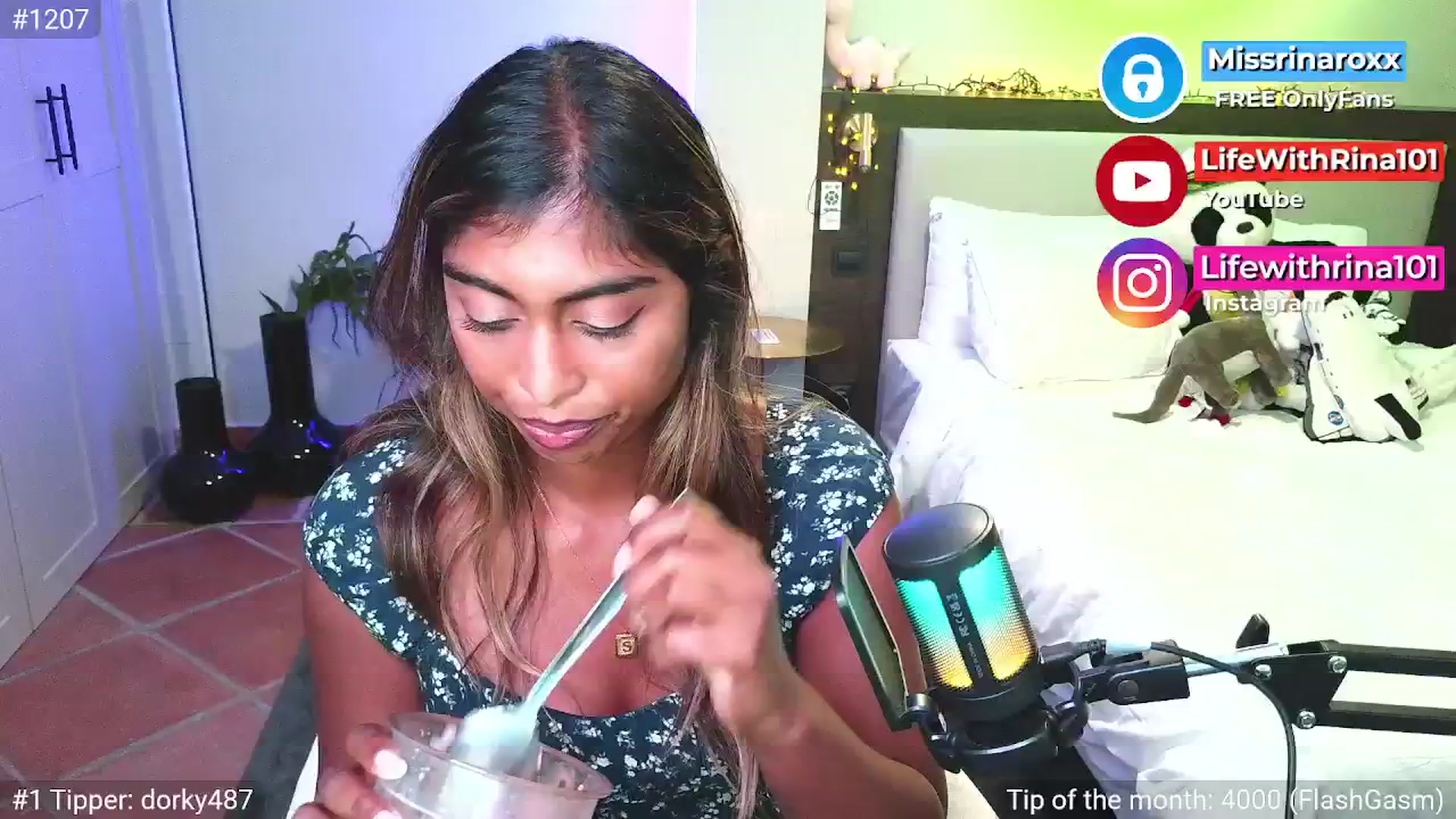 Gallery image thumbnail from Missrinaroxx's myfreecams stream on, 04/22/2026, 19:55 image 3 of 20