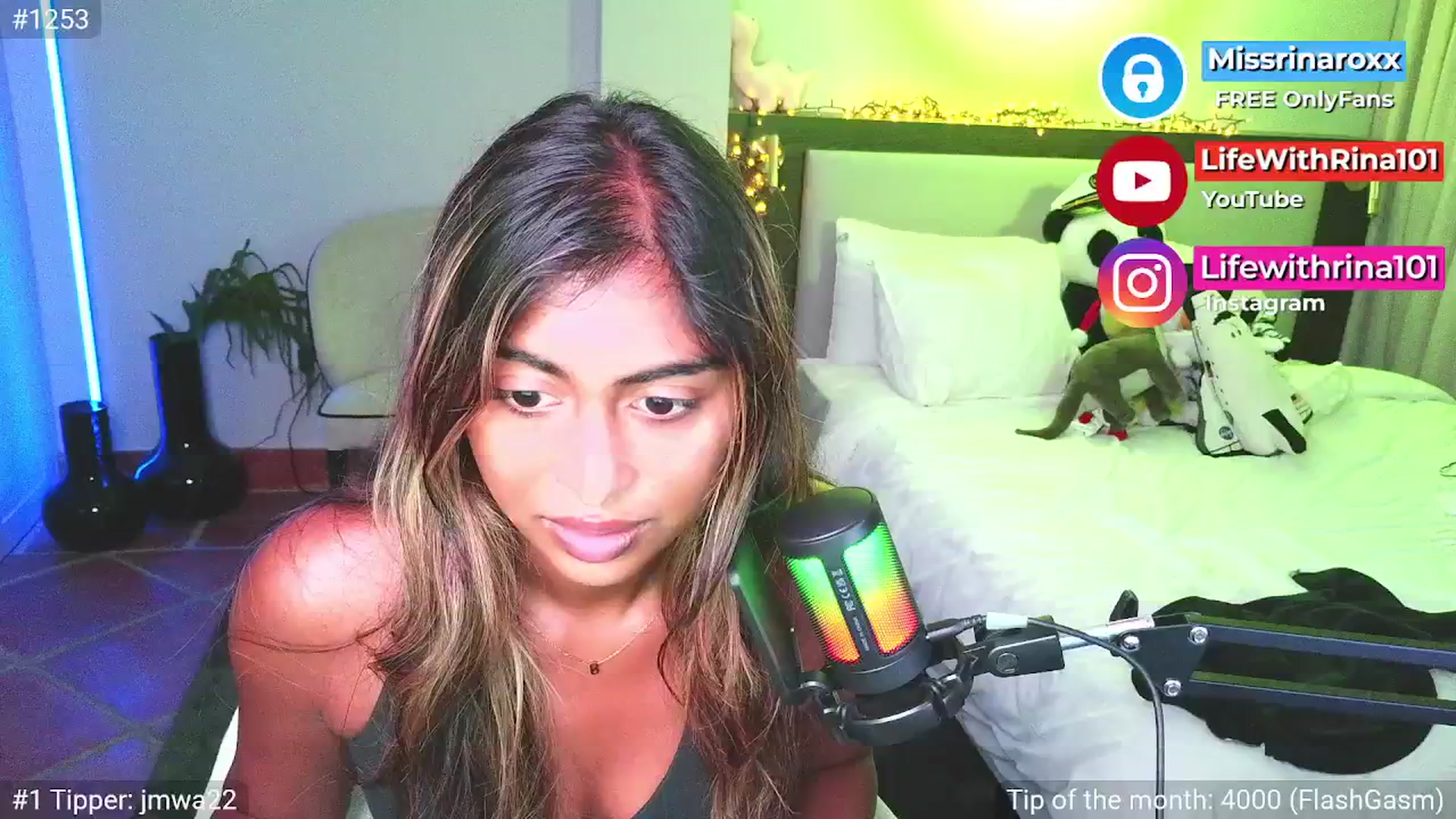 Gallery image thumbnail from Missrinaroxx's myfreecams stream on, 04/24/2026, 19:46 image 18 of 20