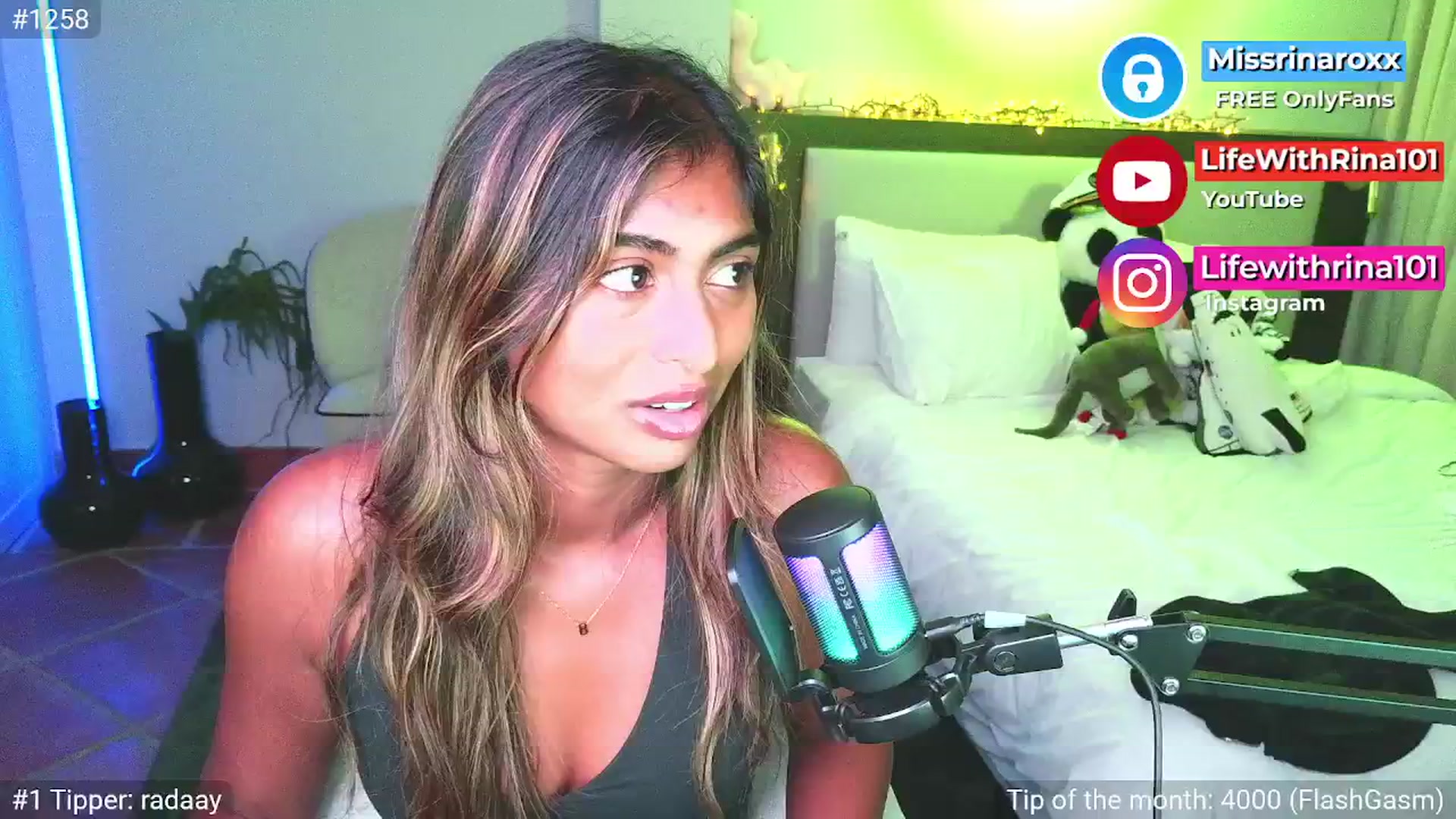 Gallery image thumbnail from Missrinaroxx's myfreecams stream on, 04/24/2026, 19:46 image 4 of 20