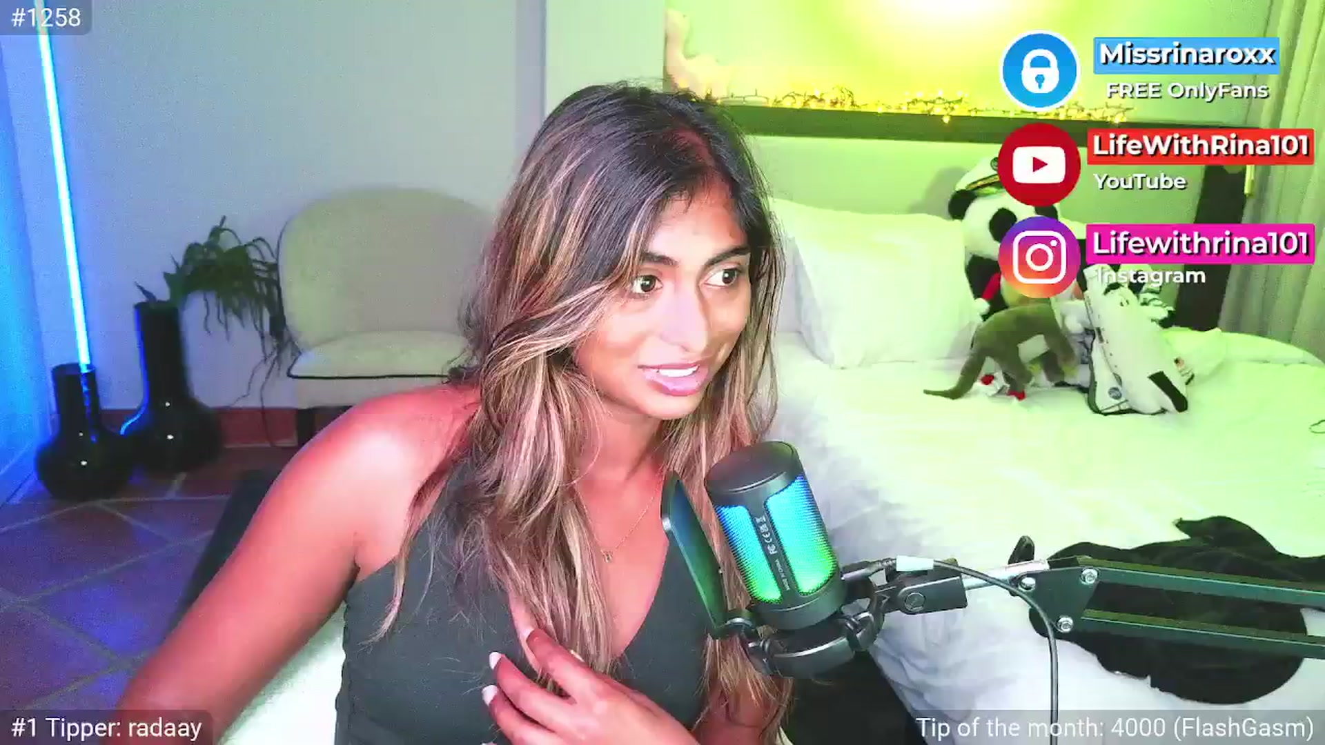 Gallery image thumbnail from Missrinaroxx's myfreecams stream on, 04/24/2026, 19:46 image 5 of 20
