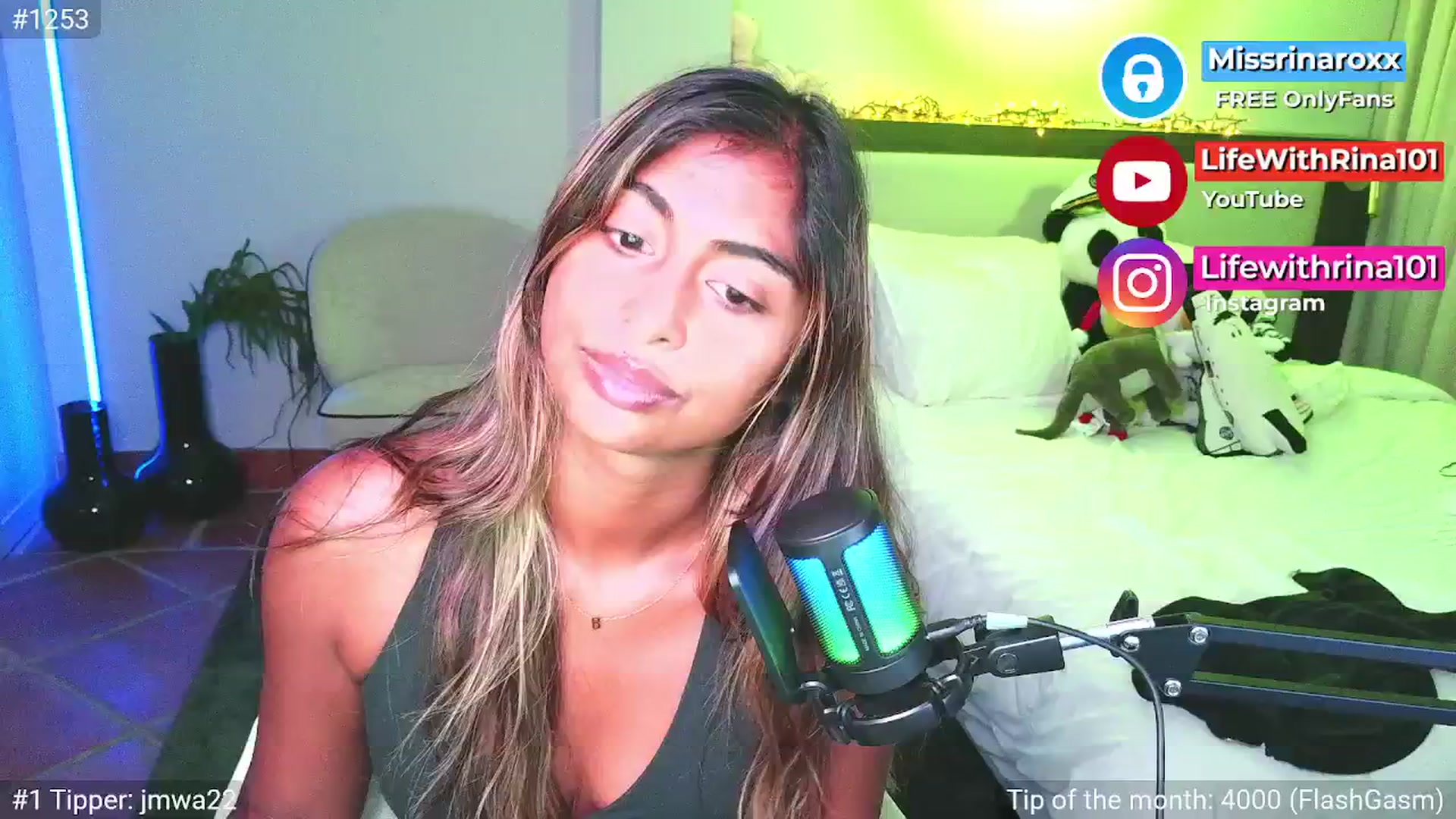 Gallery image thumbnail from Missrinaroxx's myfreecams stream on, 04/24/2026, 19:46 image 17 of 20