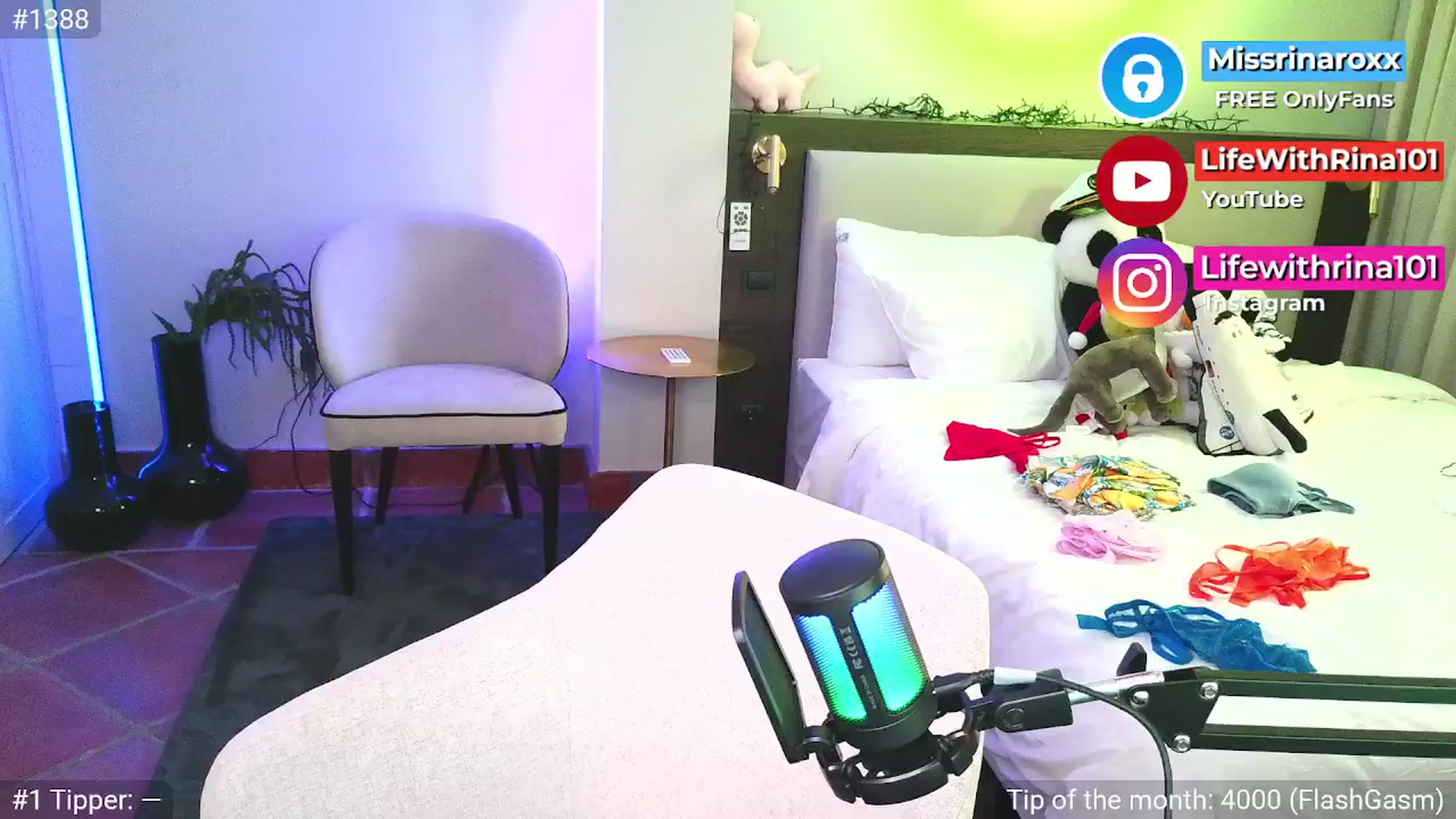 Gallery image thumbnail from Missrinaroxx's myfreecams stream on, 04/27/2026, 12:18 image 12 of 20