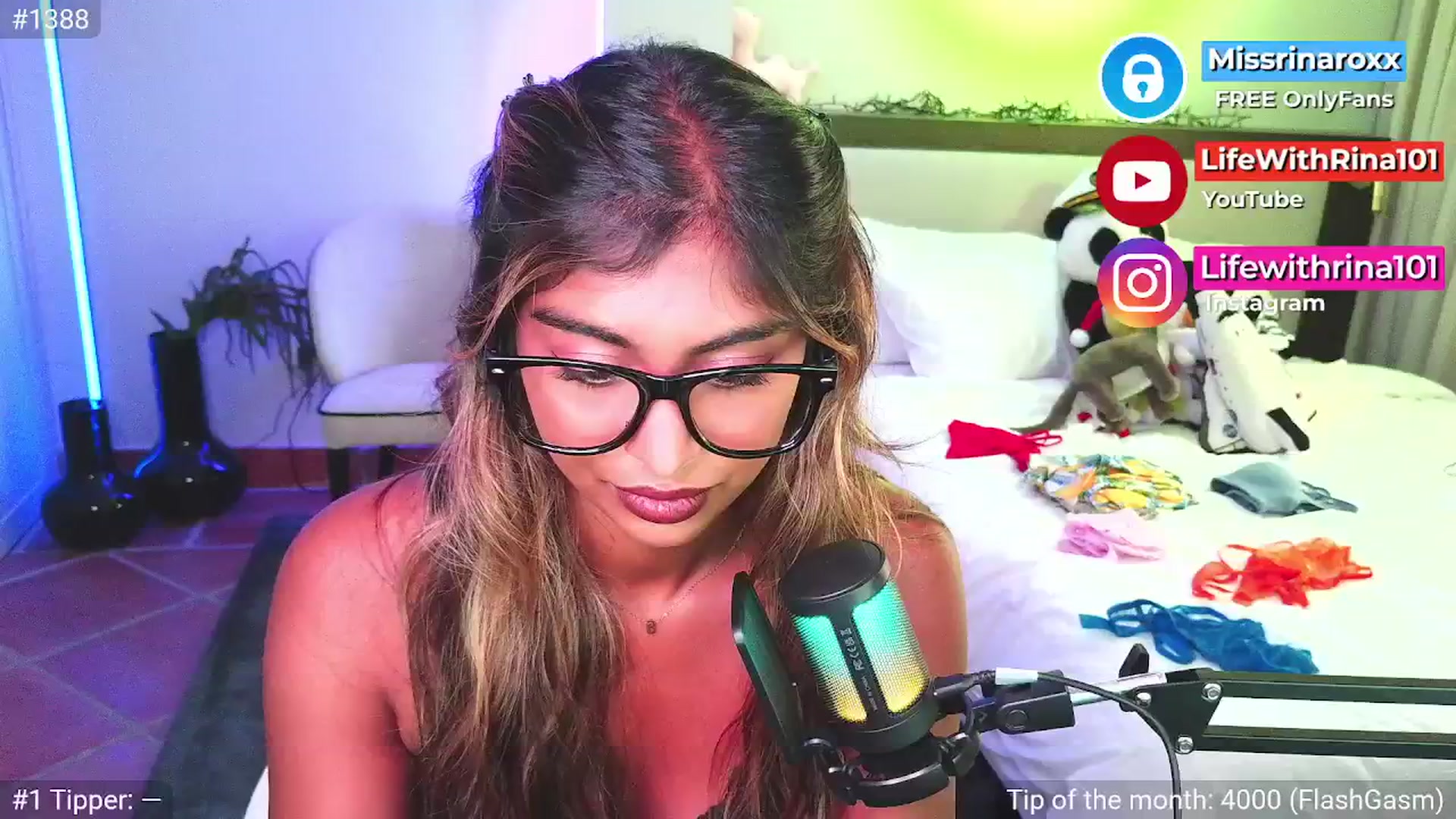 Gallery image thumbnail from Missrinaroxx's myfreecams stream on, 04/27/2026, 12:18 image 6 of 20