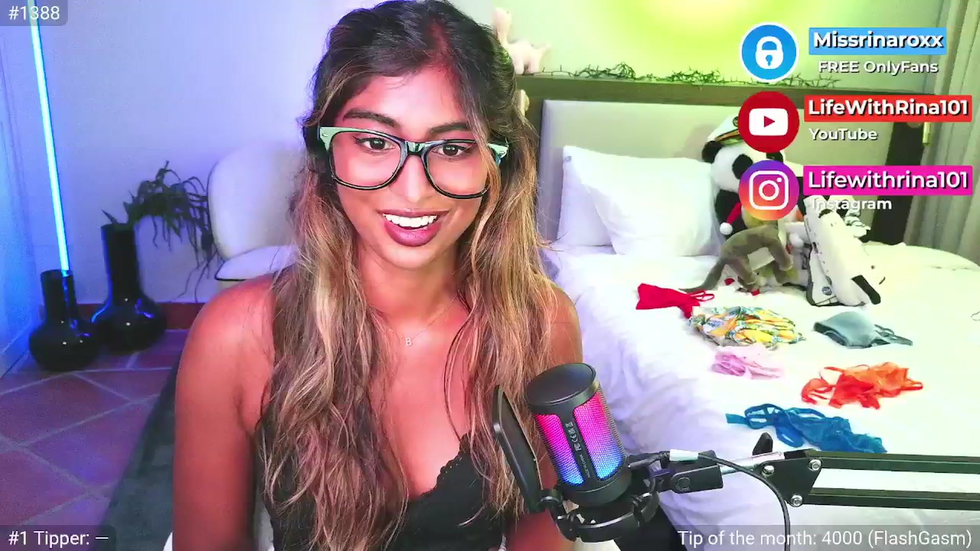 Gallery image thumbnail from Missrinaroxx's myfreecams stream on, 04/27/2026, 12:18 image 10 of 20