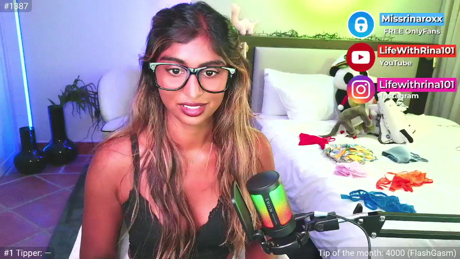 Gallery image thumbnail from Missrinaroxx's myfreecams stream on, 04/27/2026, 12:18 image 14 of 20
