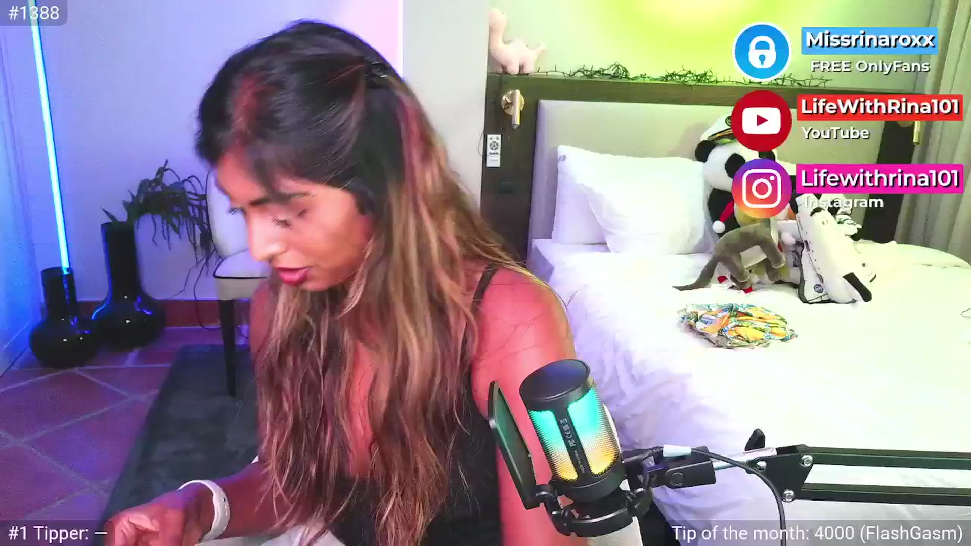 Gallery image thumbnail from Missrinaroxx's myfreecams stream on, 04/27/2026, 12:18 image 1 of 20